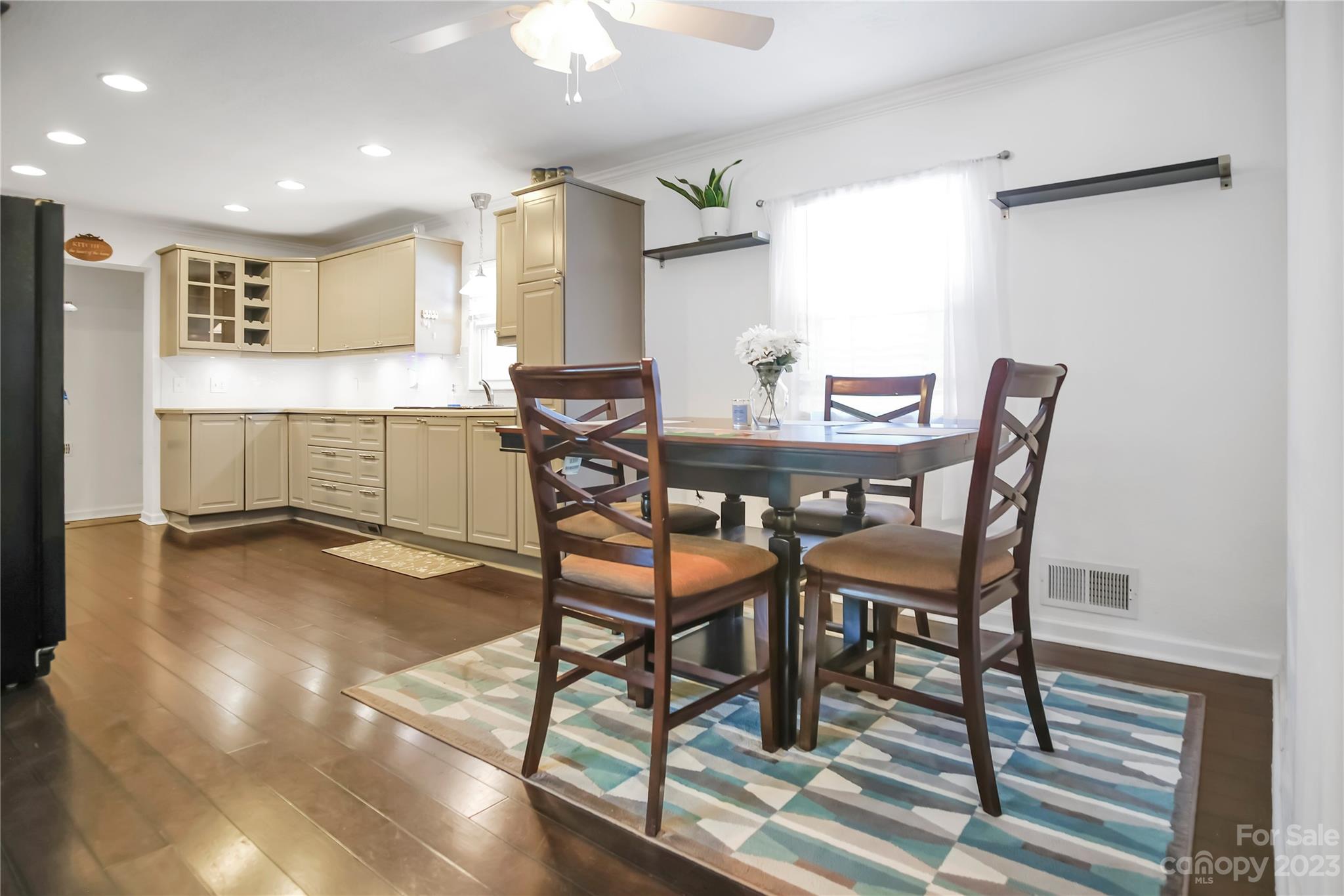 605 Jackson Street Property Photo 12