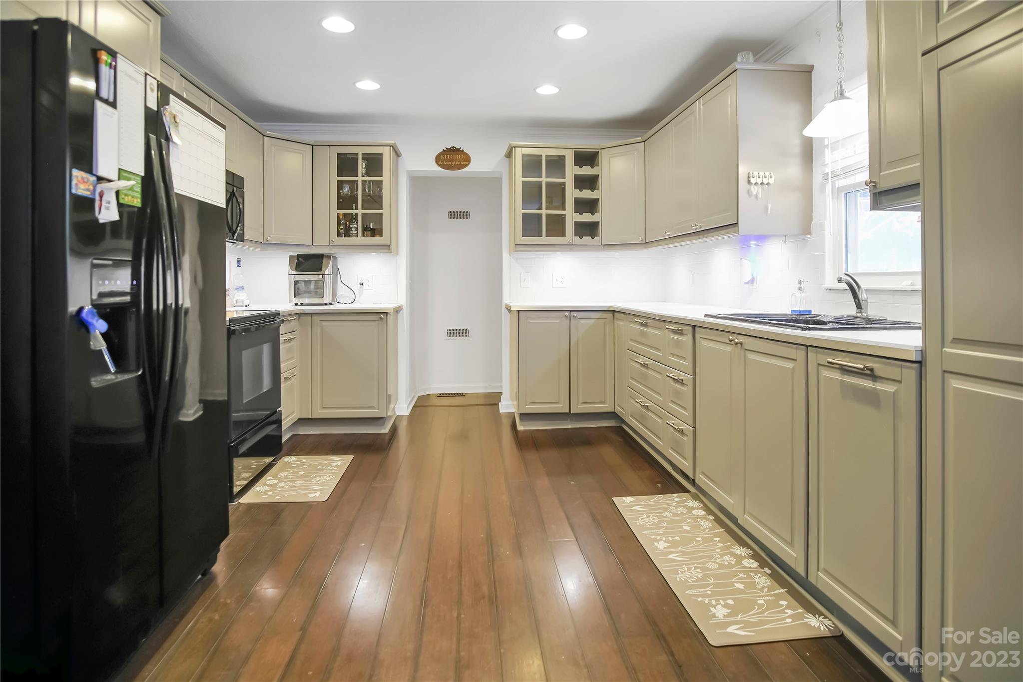 605 Jackson Street Property Photo 13