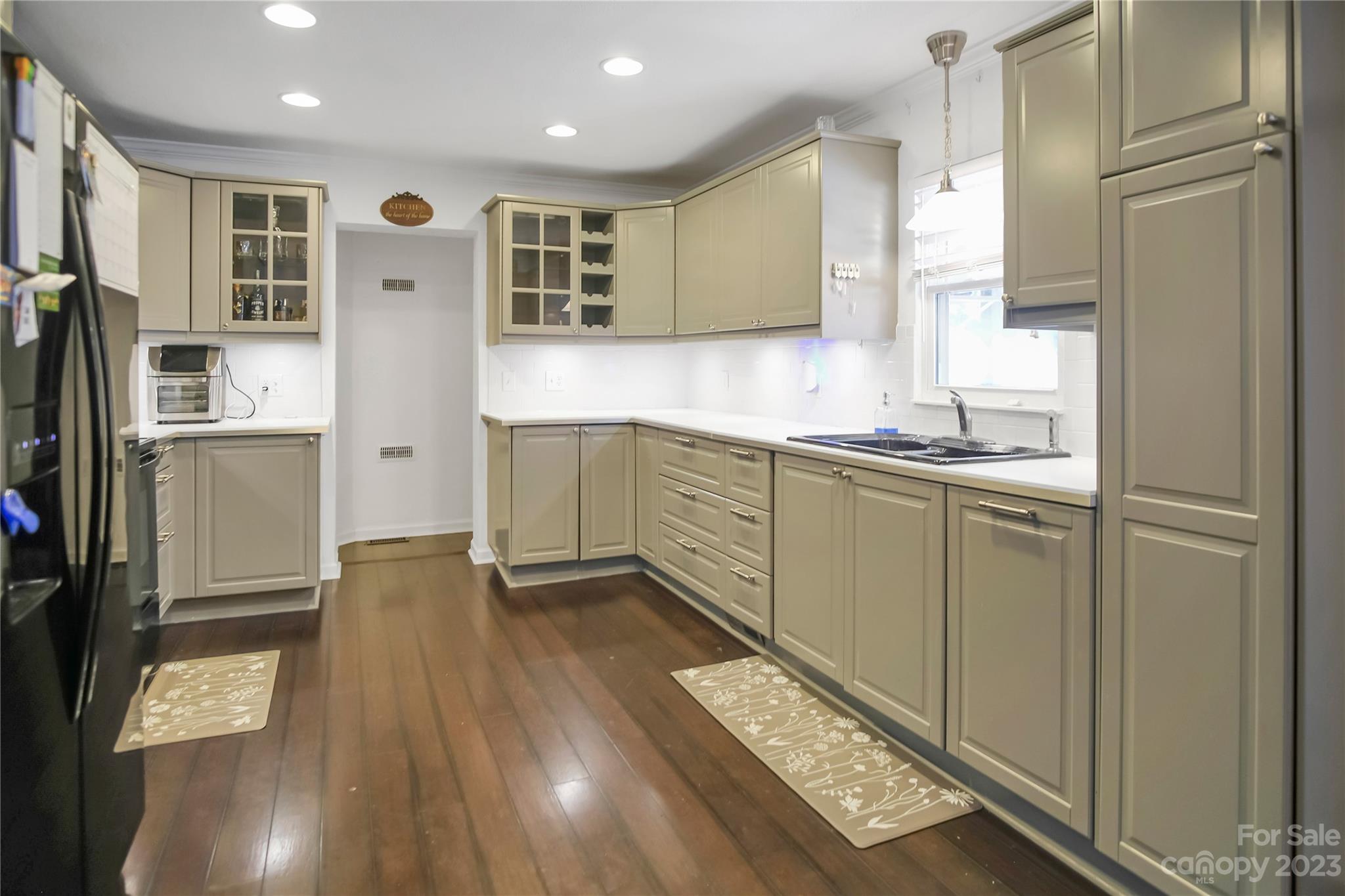 605 Jackson Street Property Photo 15