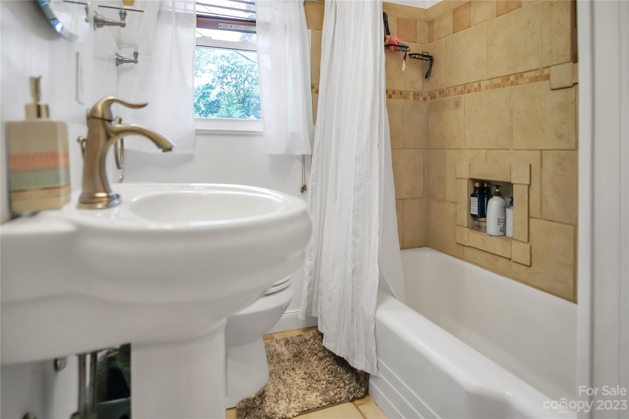 605 Jackson Street Property Photo 21