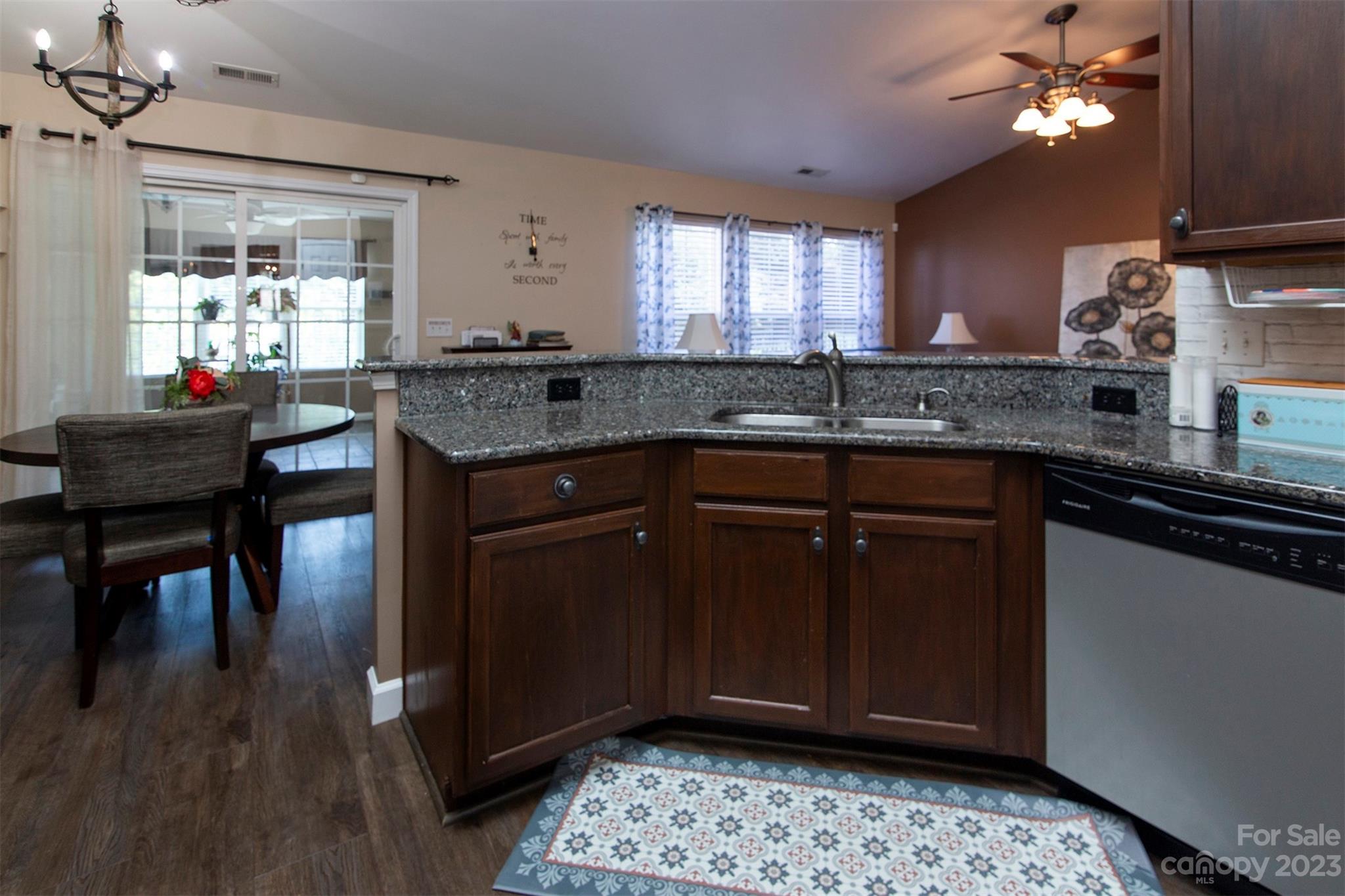 7050 Whittingham Drive Property Photo 10