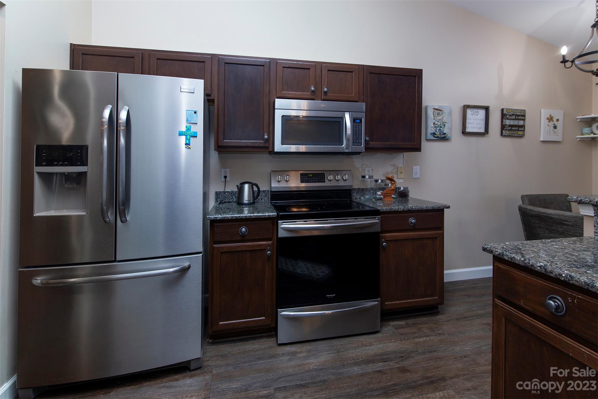 7050 Whittingham Drive Property Photo 12