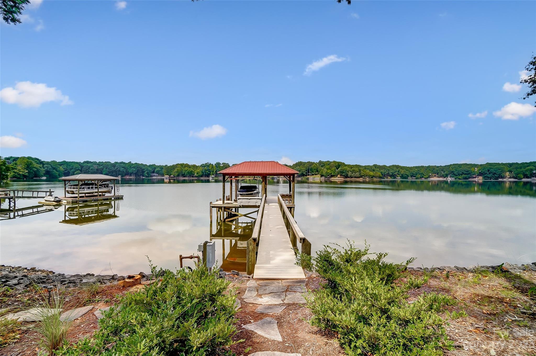 1009 Peninsula Drive Property Photo 4