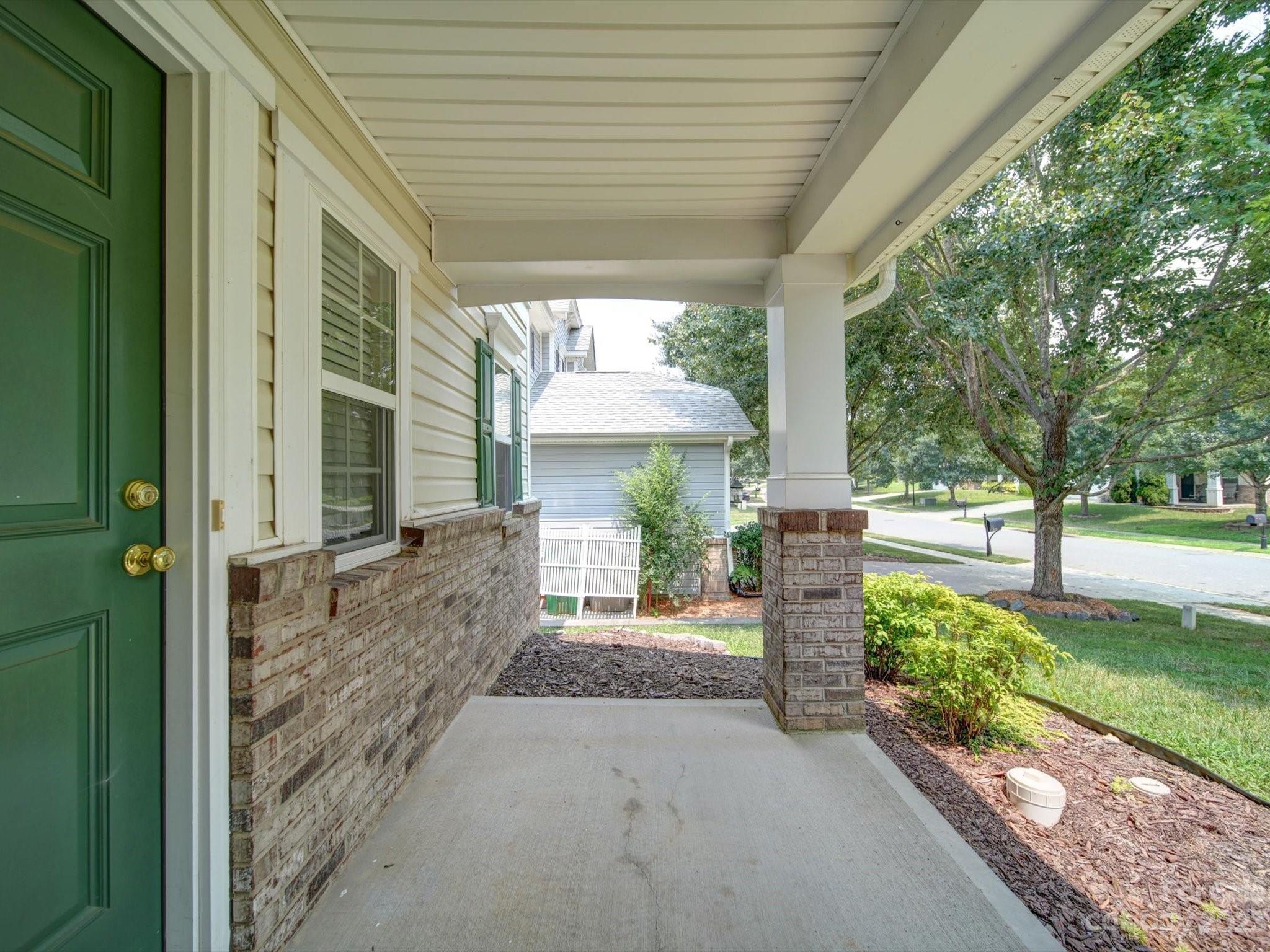 9221 Seamill Road Property Photo 2