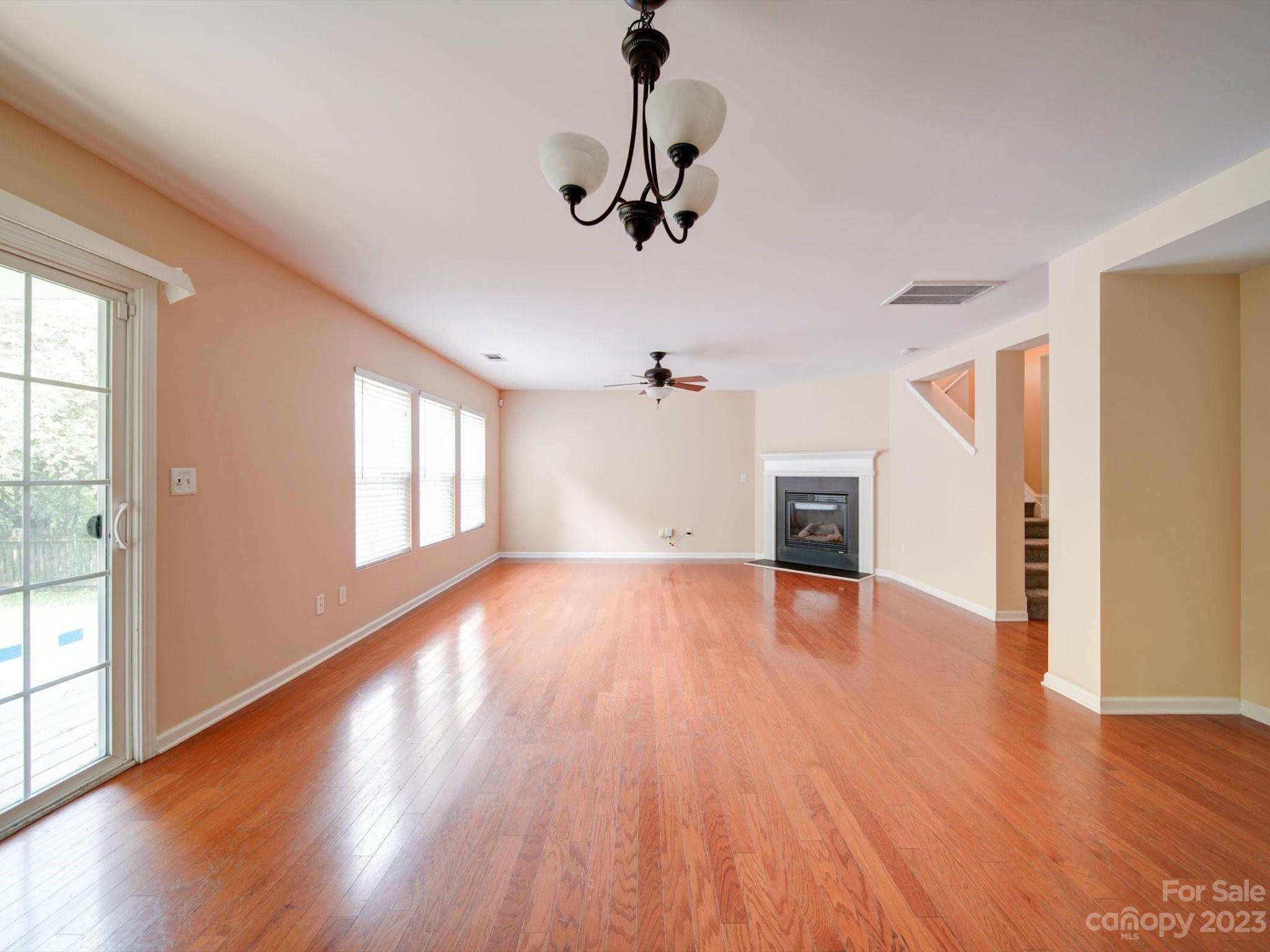 9221 Seamill Road Property Photo 8