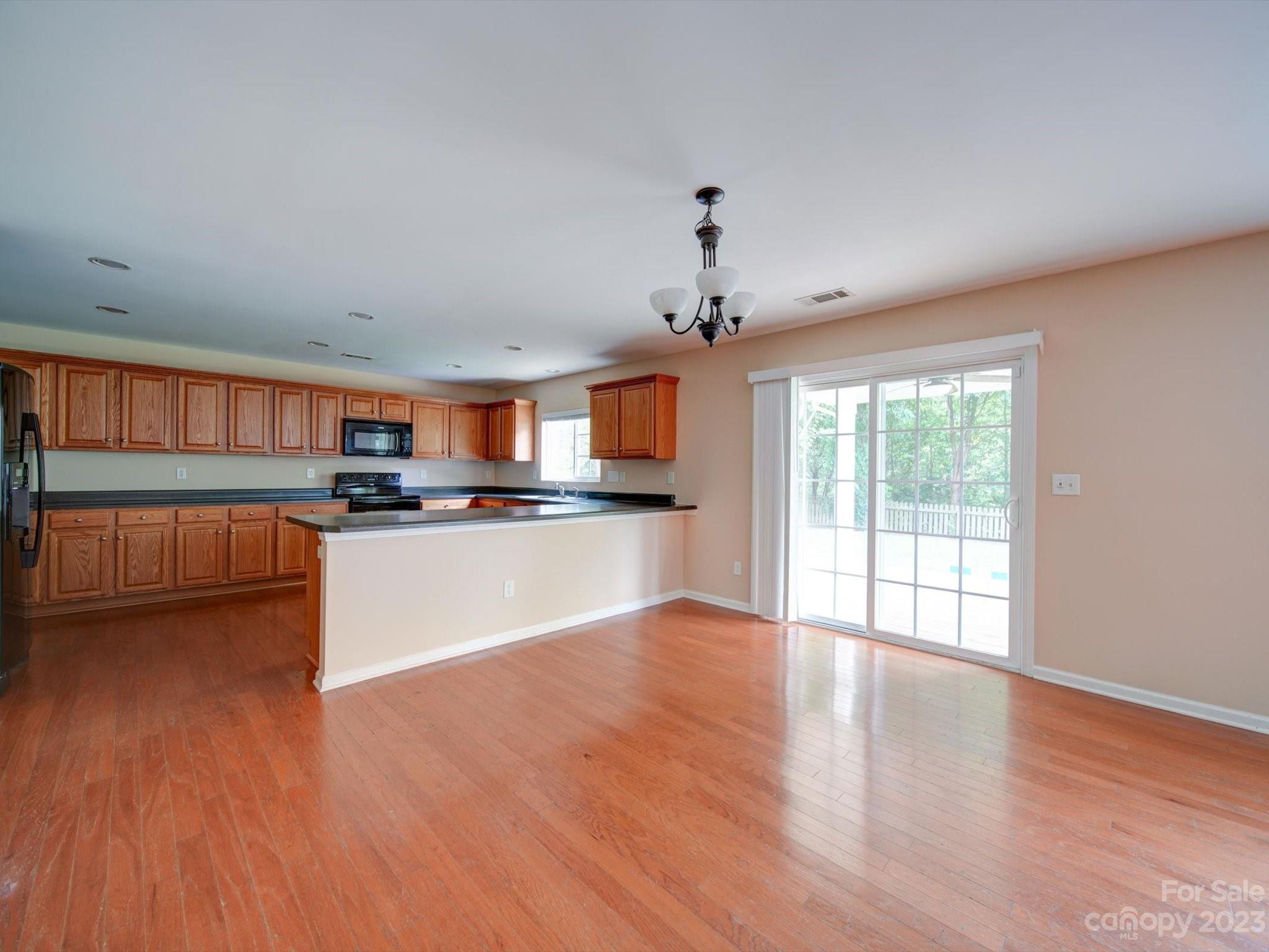 9221 Seamill Road Property Photo 11