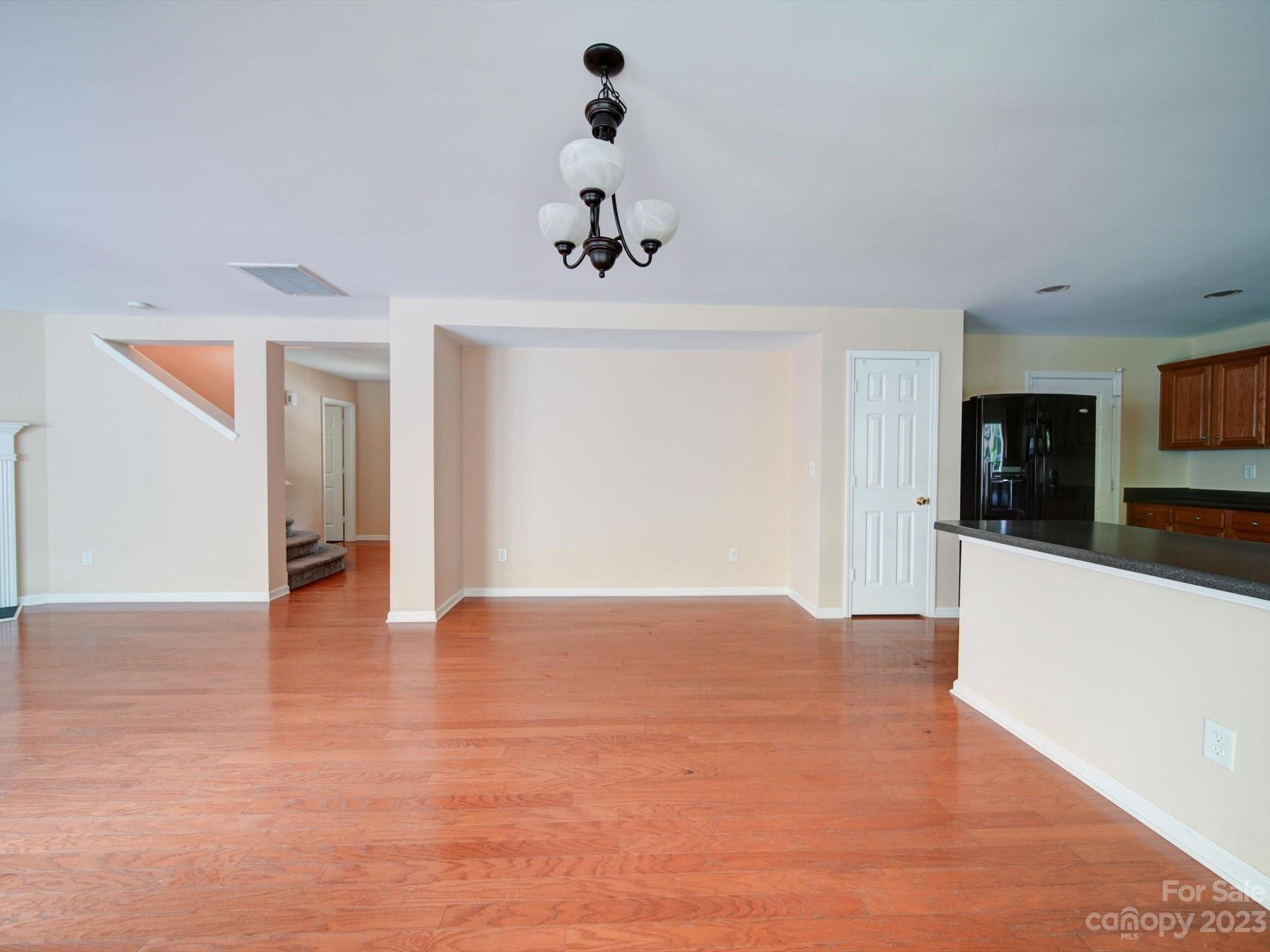 9221 Seamill Road Property Photo 13