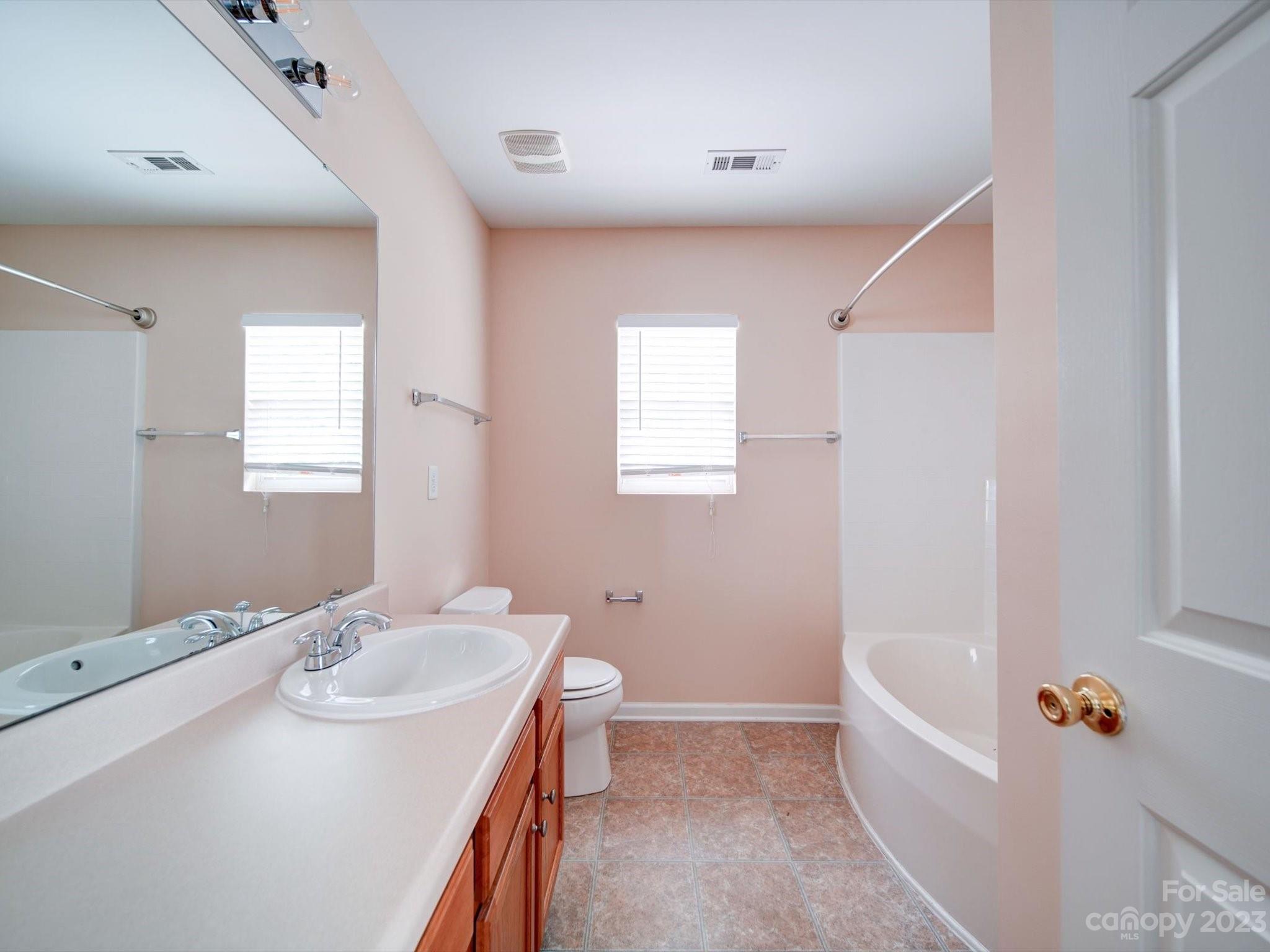 9221 Seamill Road Property Photo 22