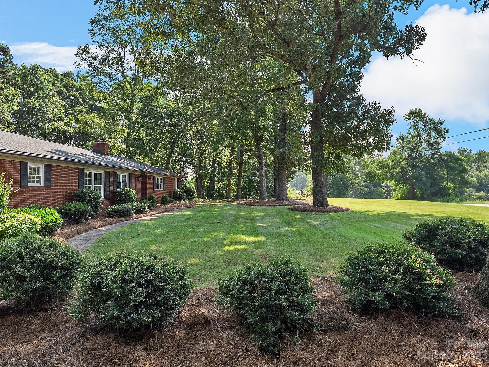 409 E Unionville Indian Trail Road Property Photo 3