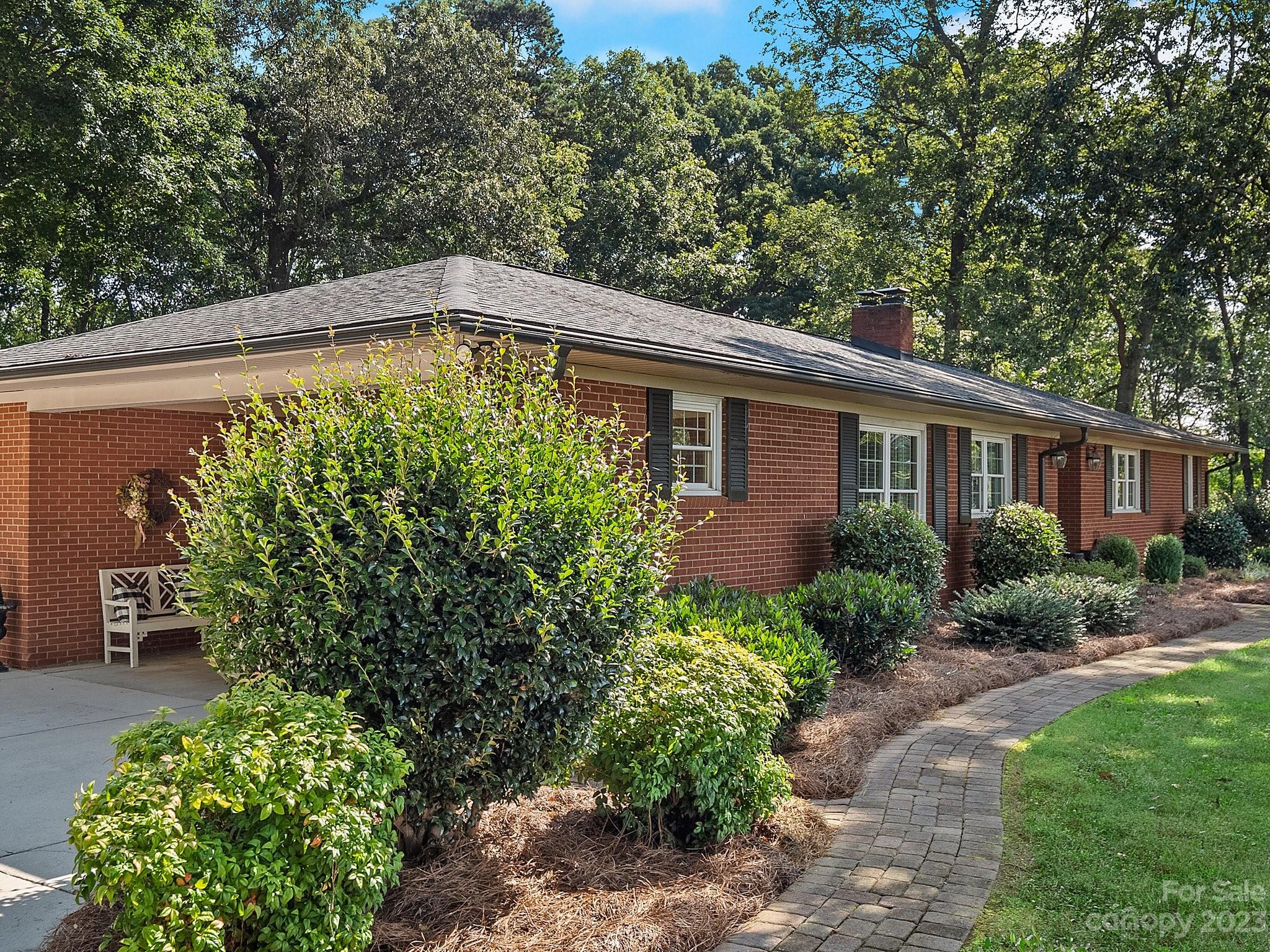 409 E Unionville Indian Trail Road Property Photo 4