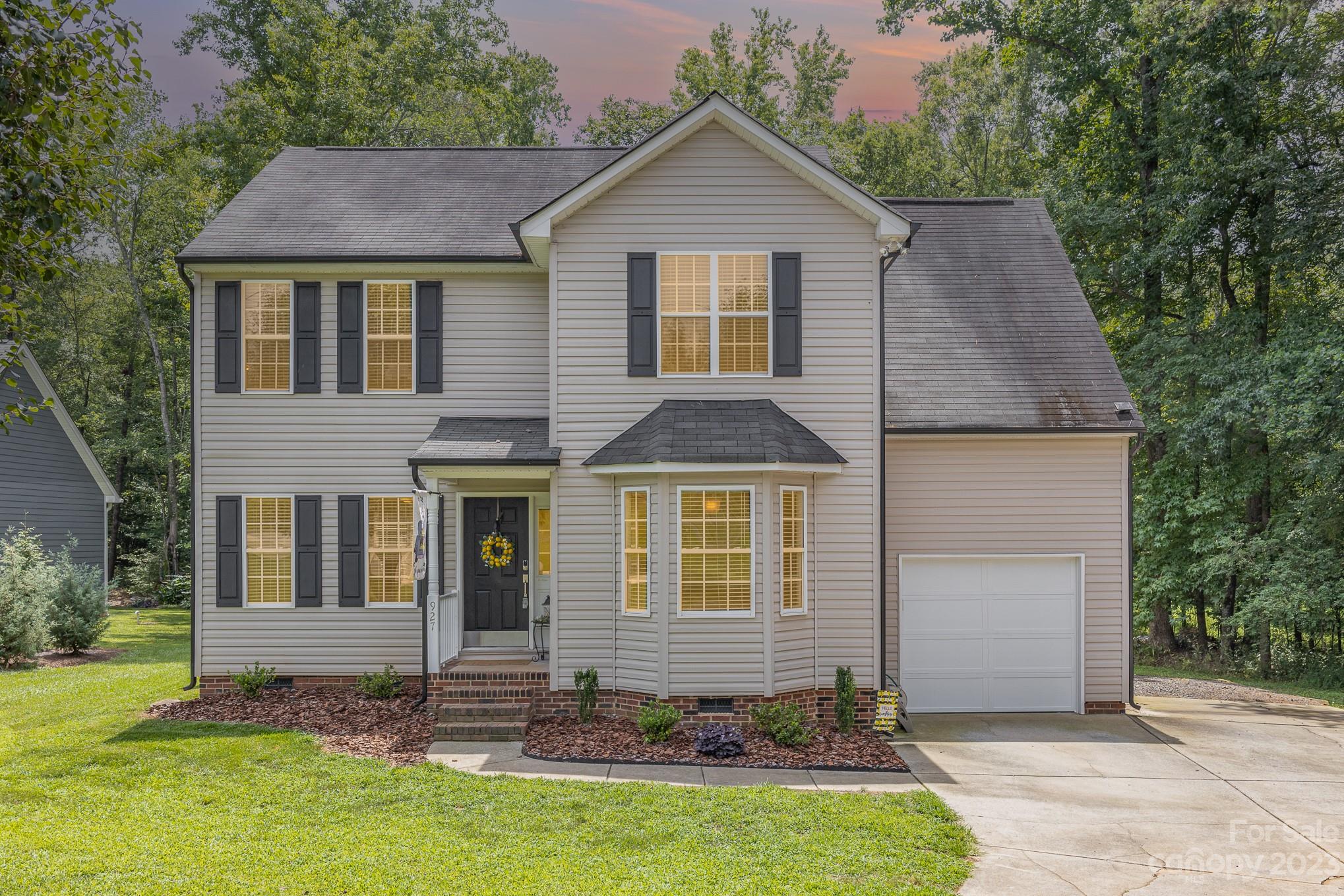 927 Hatley Burris Road Property Photo 1