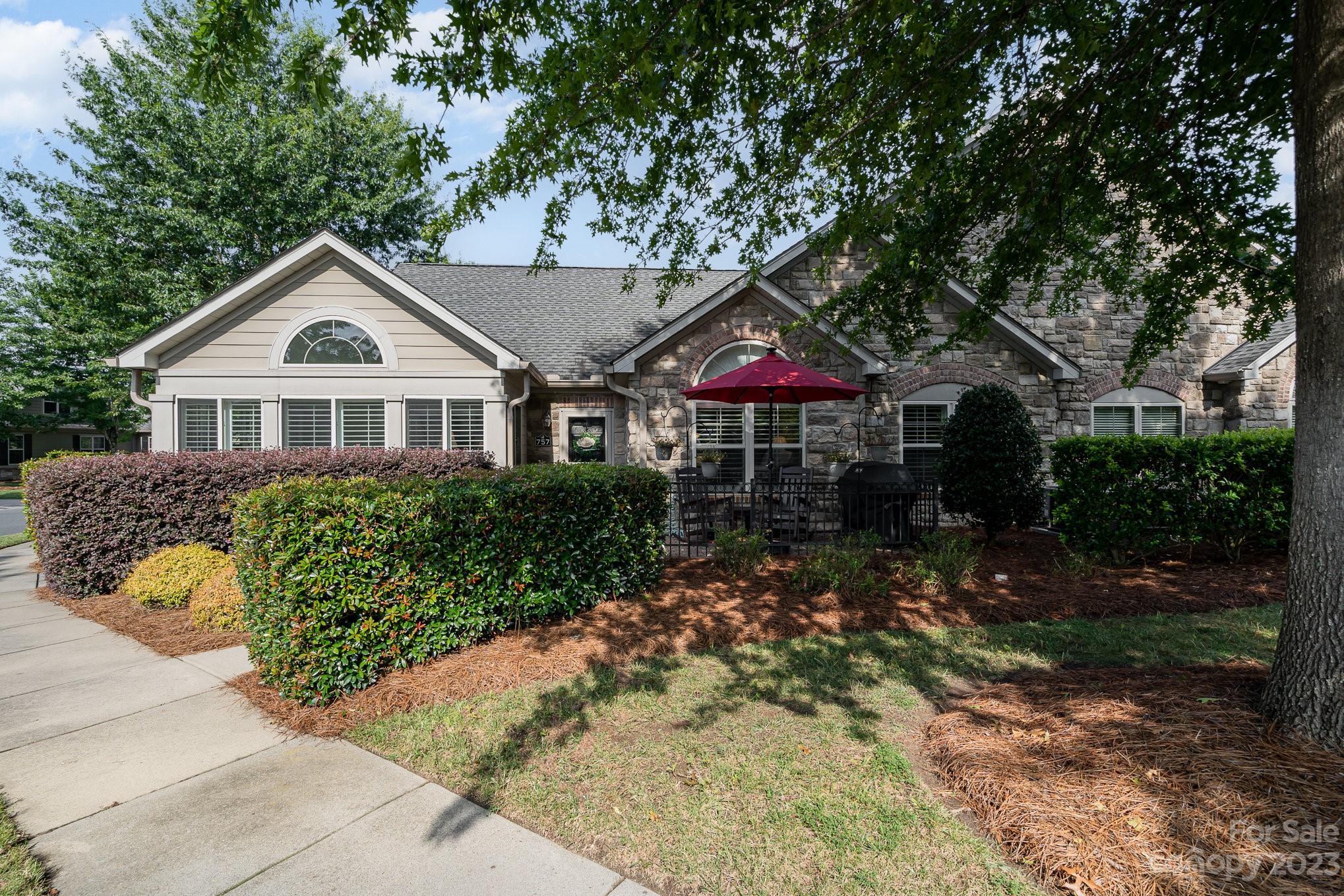 757 Ledgestone Court Property Photo 2