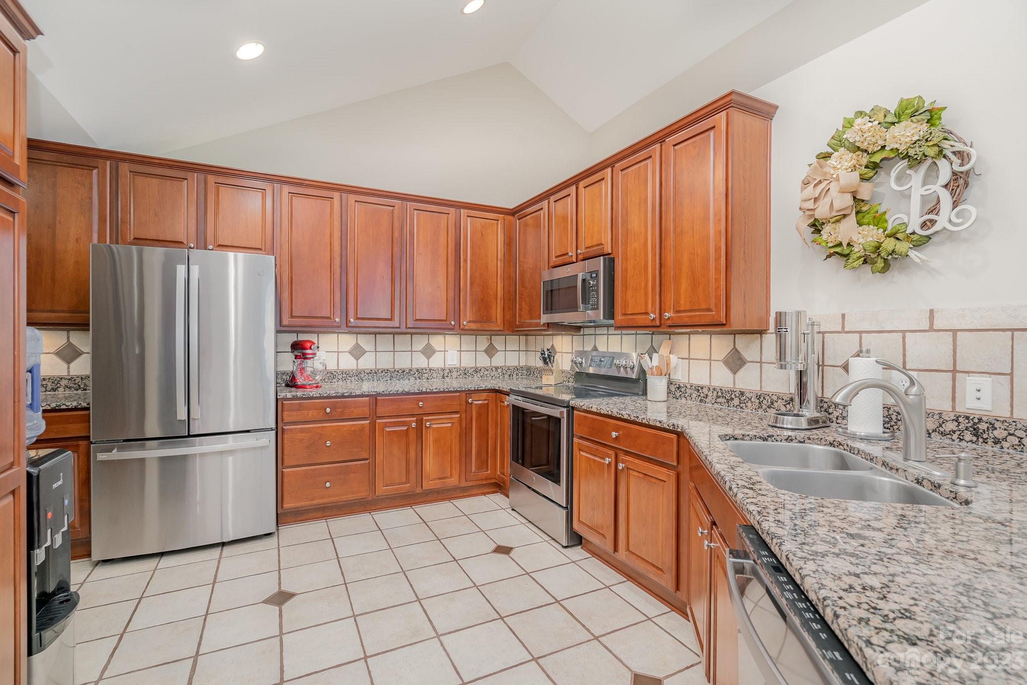757 Ledgestone Court Property Photo 22