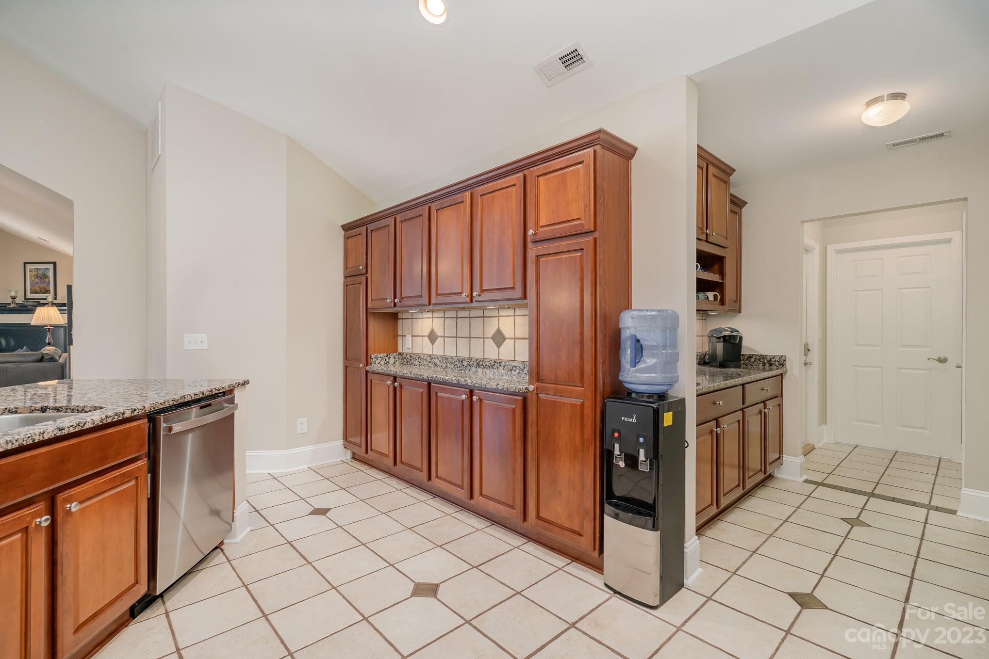 757 Ledgestone Court Property Photo 24