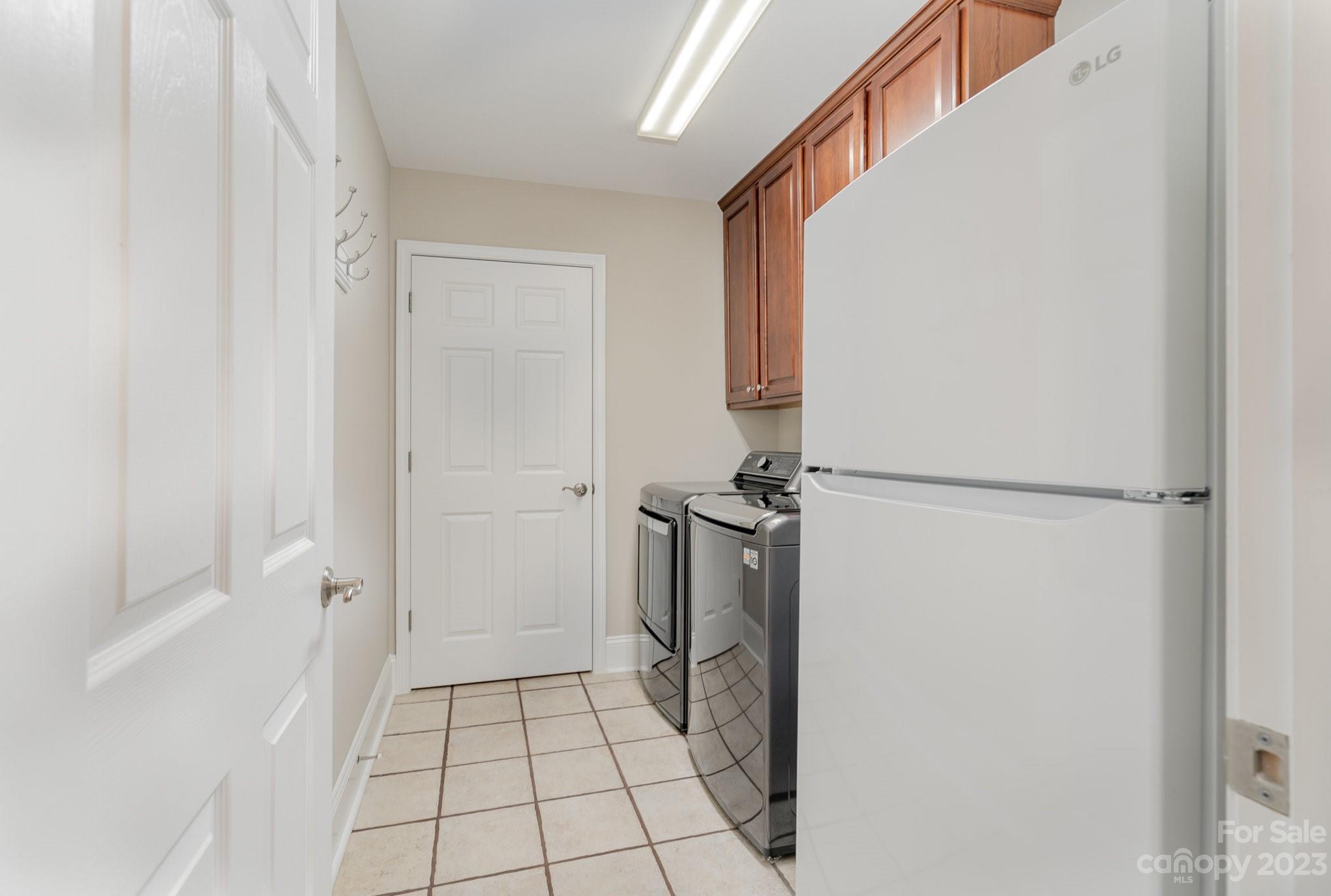 757 Ledgestone Court Property Photo 25