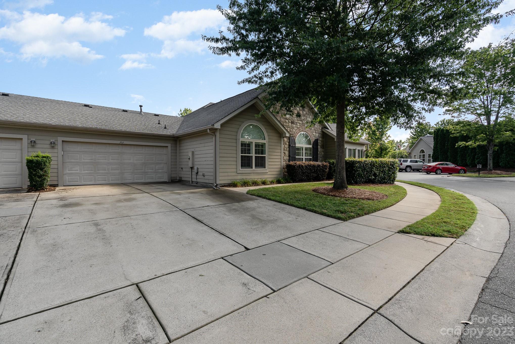 757 Ledgestone Court Property Photo 31