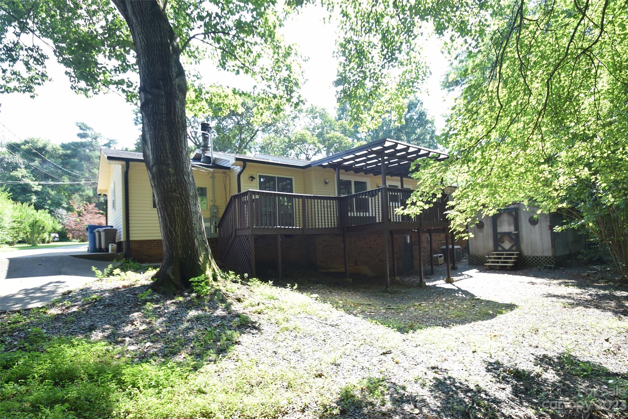 8429 Fieldwood Road Property Photo 4