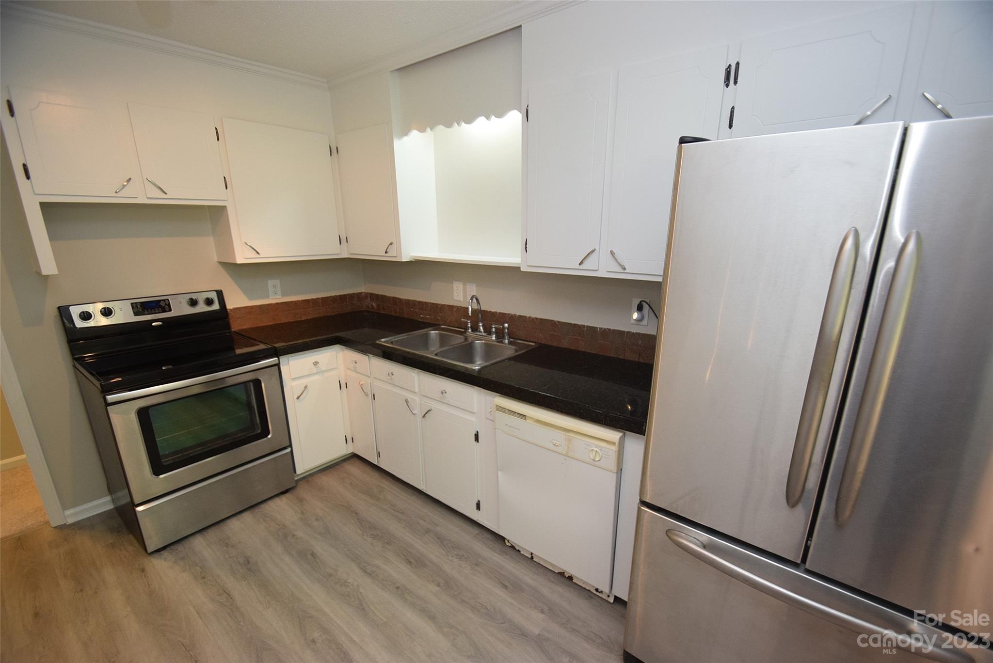 8429 Fieldwood Road Property Photo 16