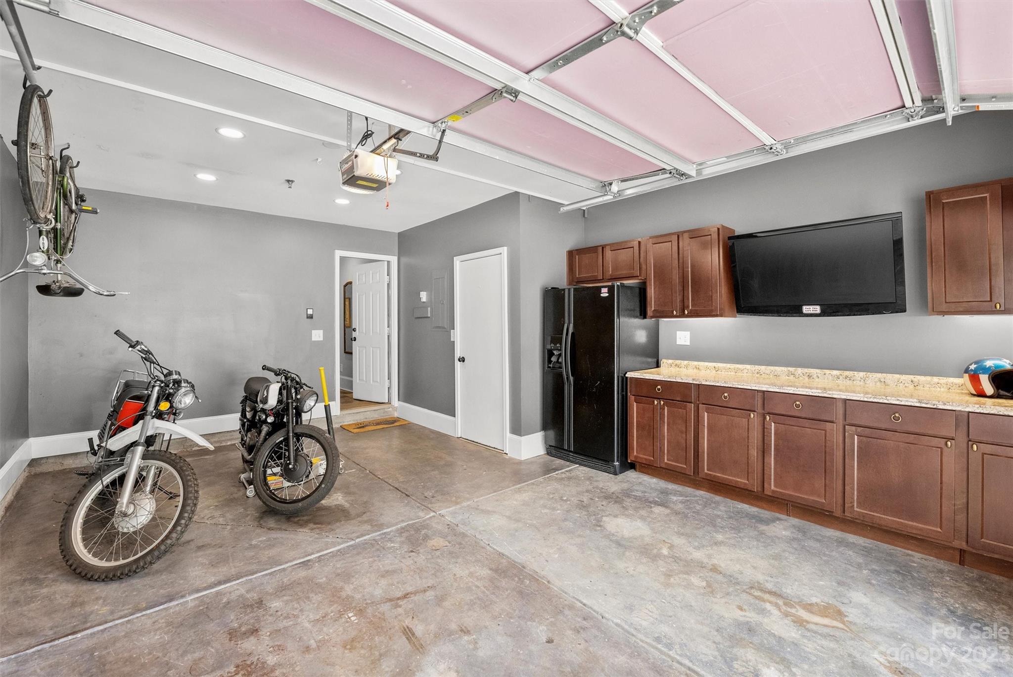 618 Raya Court Property Photo 39