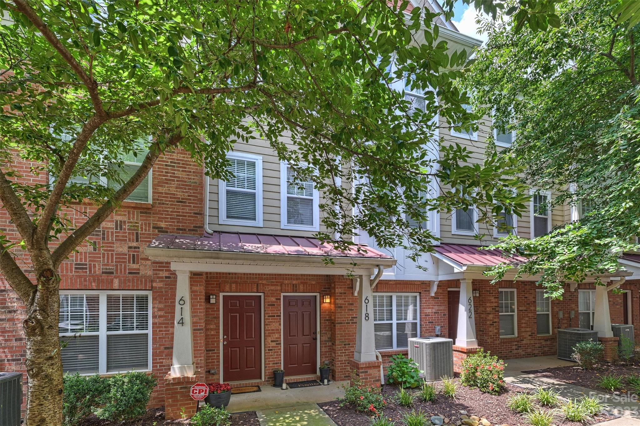 618 Raya Court Property Photo 41