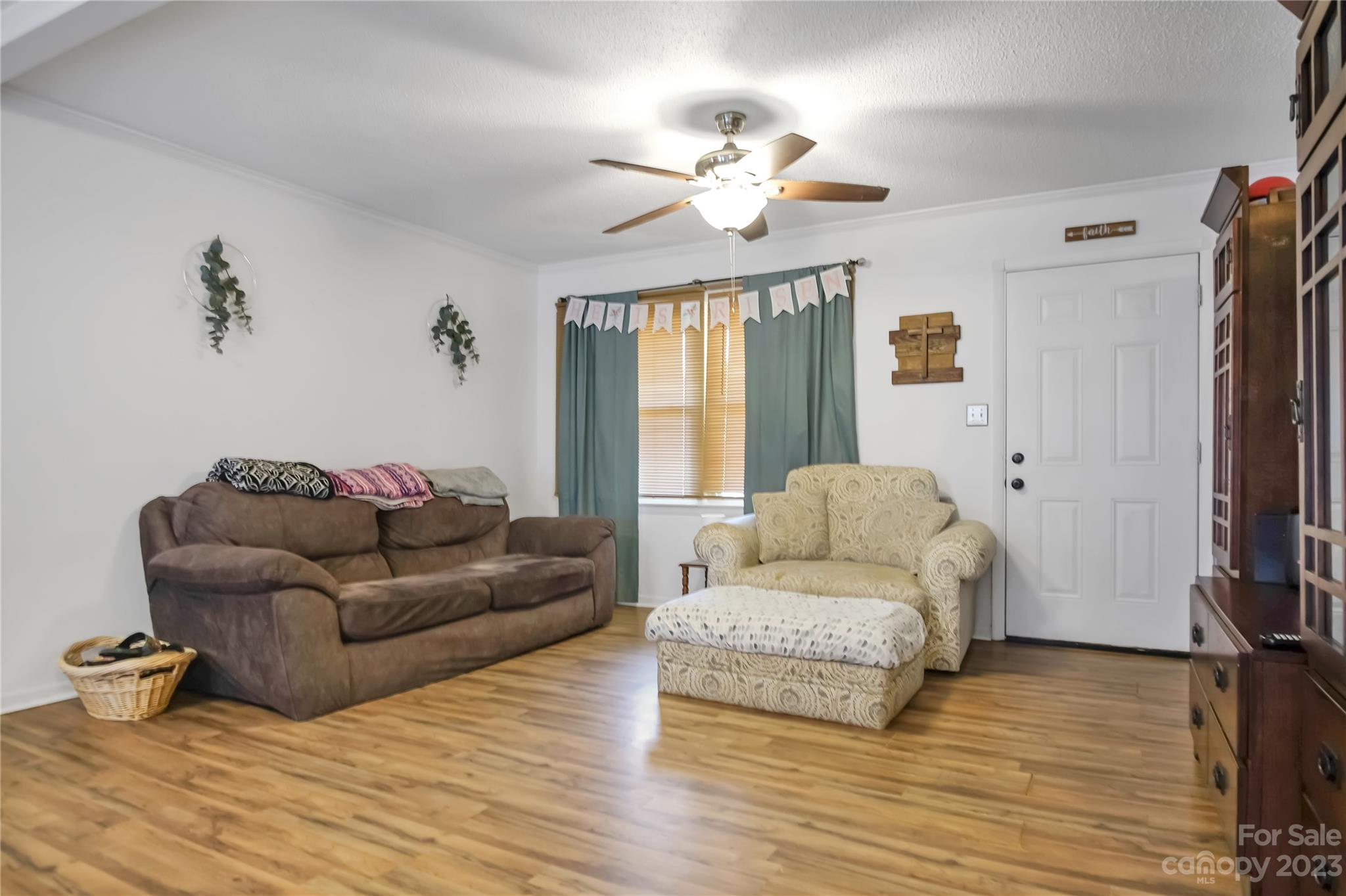 512 Goldwater Street Property Photo 4