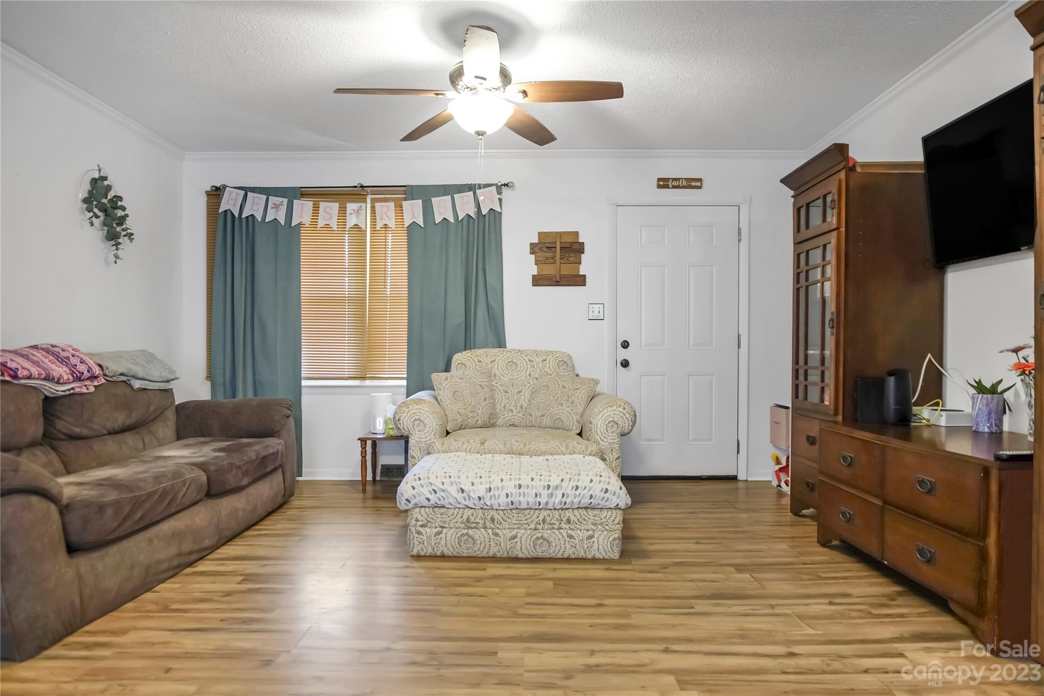 512 Goldwater Street Property Photo 5