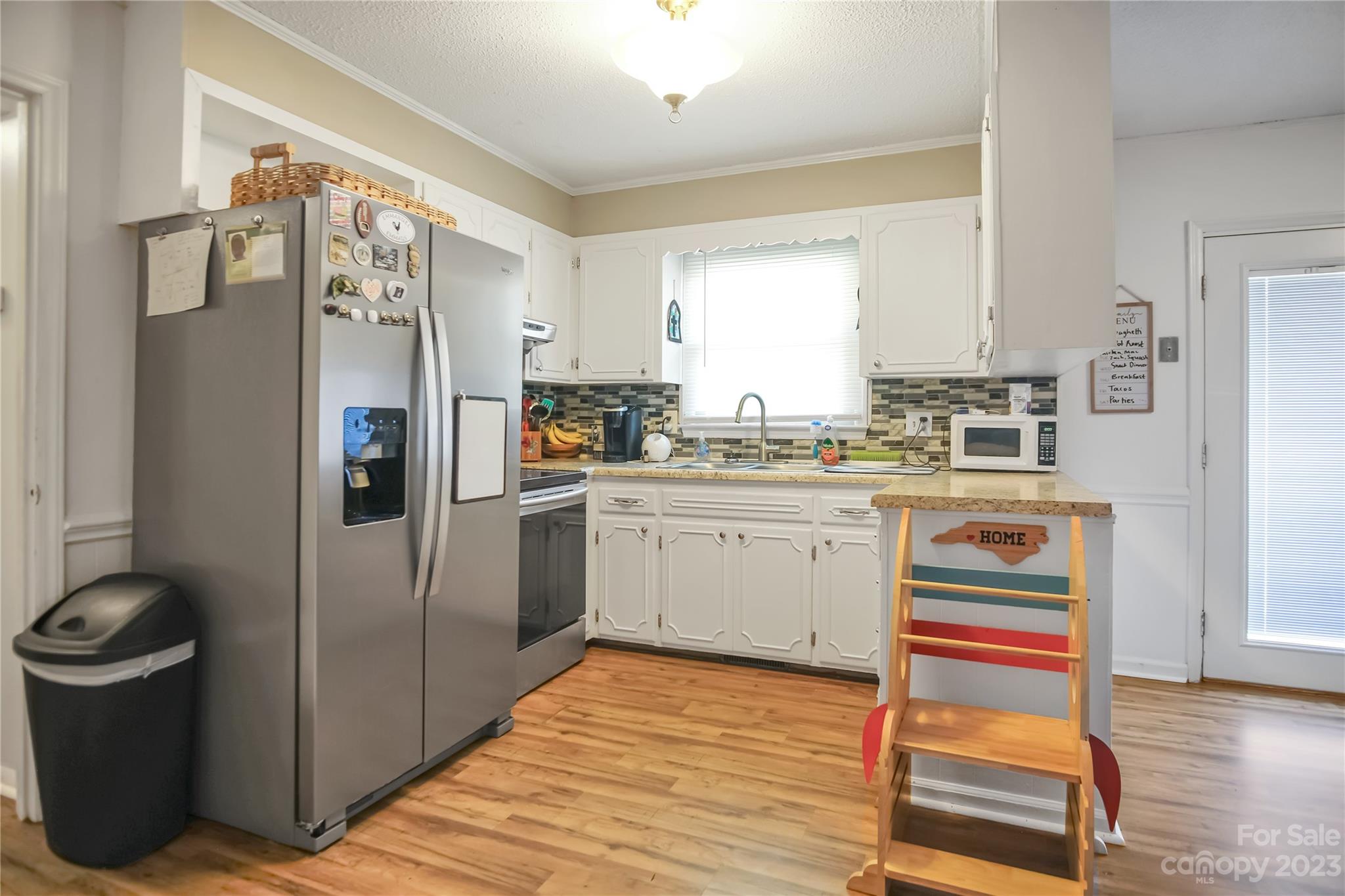 512 Goldwater Street Property Photo 11