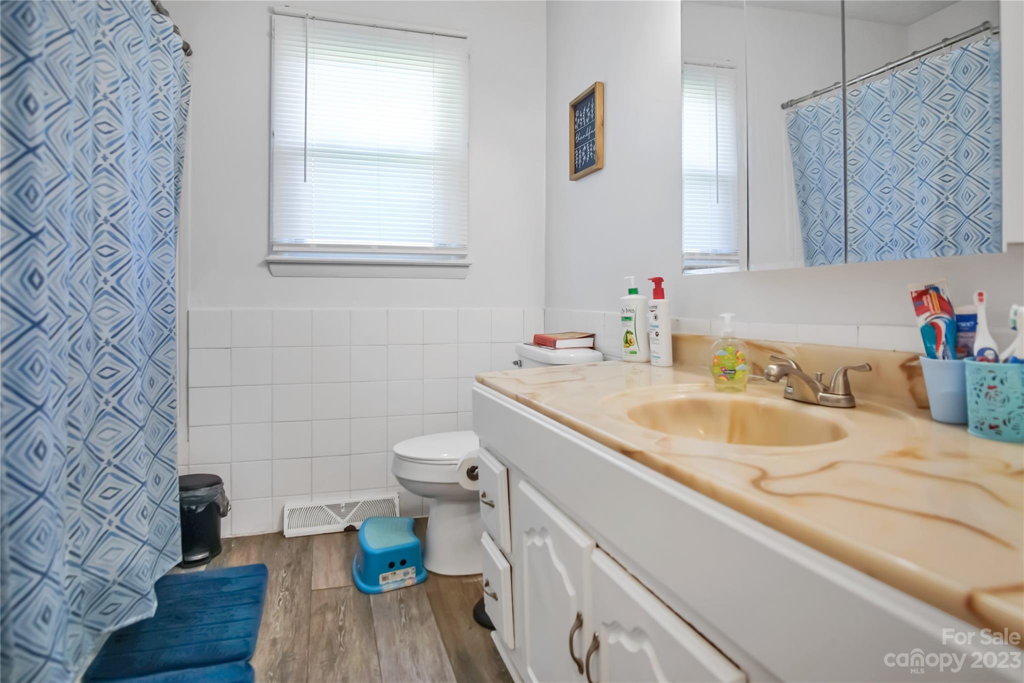 512 Goldwater Street Property Photo 17