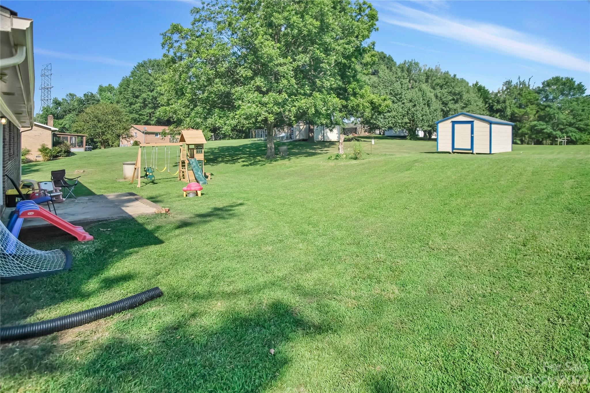 512 Goldwater Street Property Photo 23