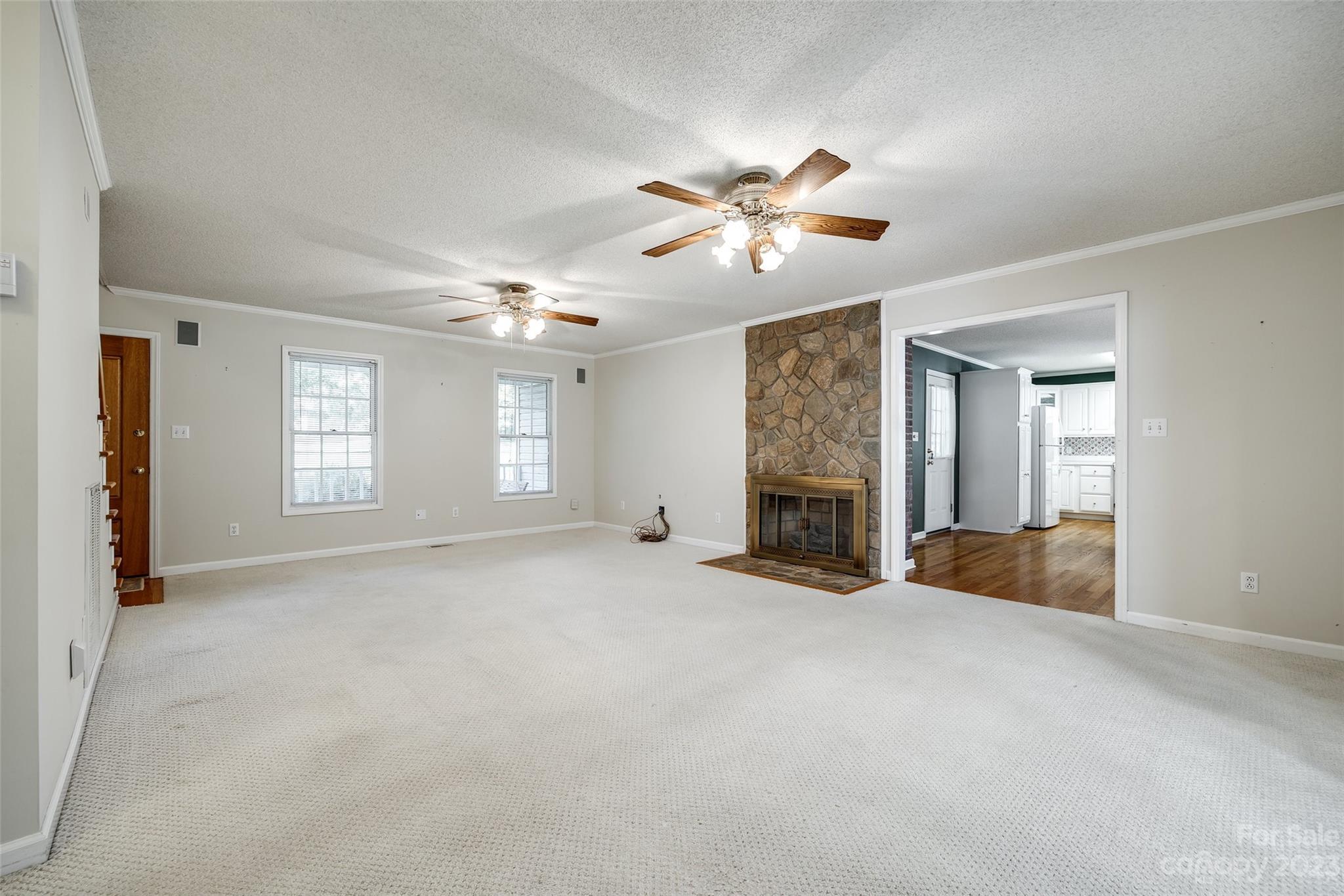 3539 Autumn Lake Drive Property Photo 8