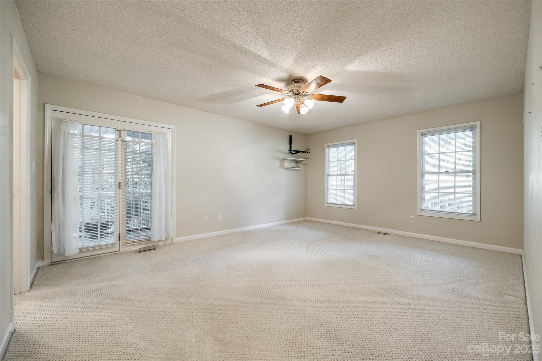 3539 Autumn Lake Drive Property Photo 17