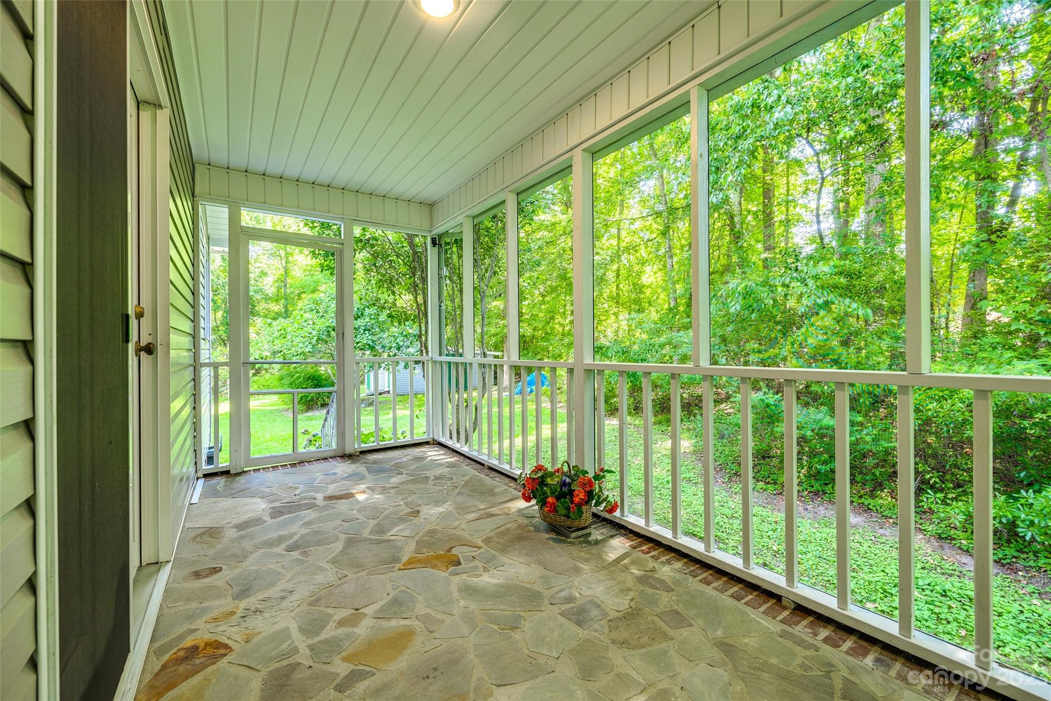 3539 Autumn Lake Drive Property Photo 19