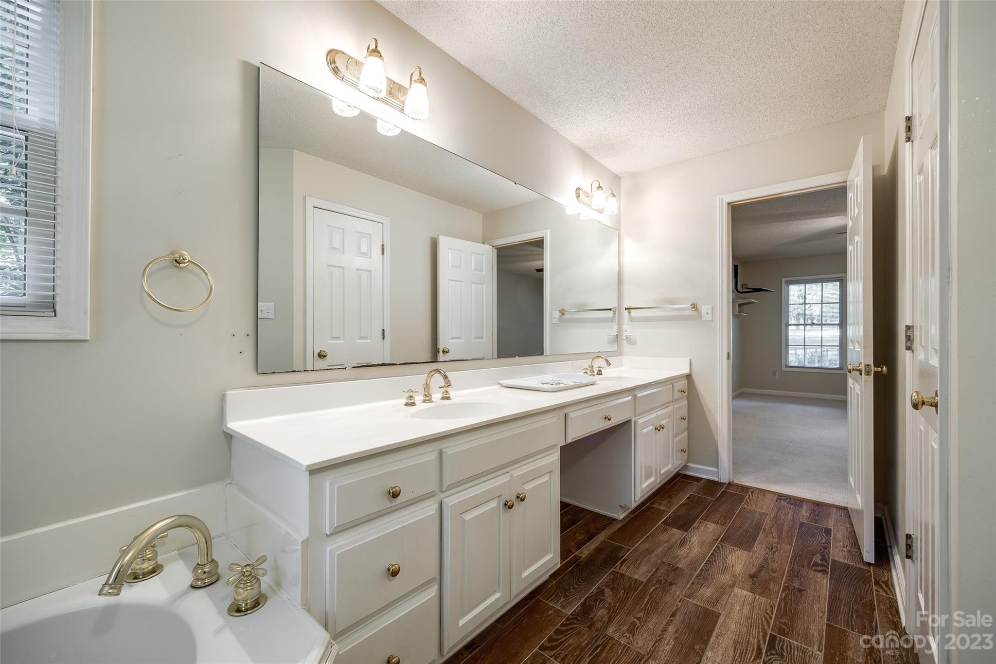 3539 Autumn Lake Drive Property Photo 21