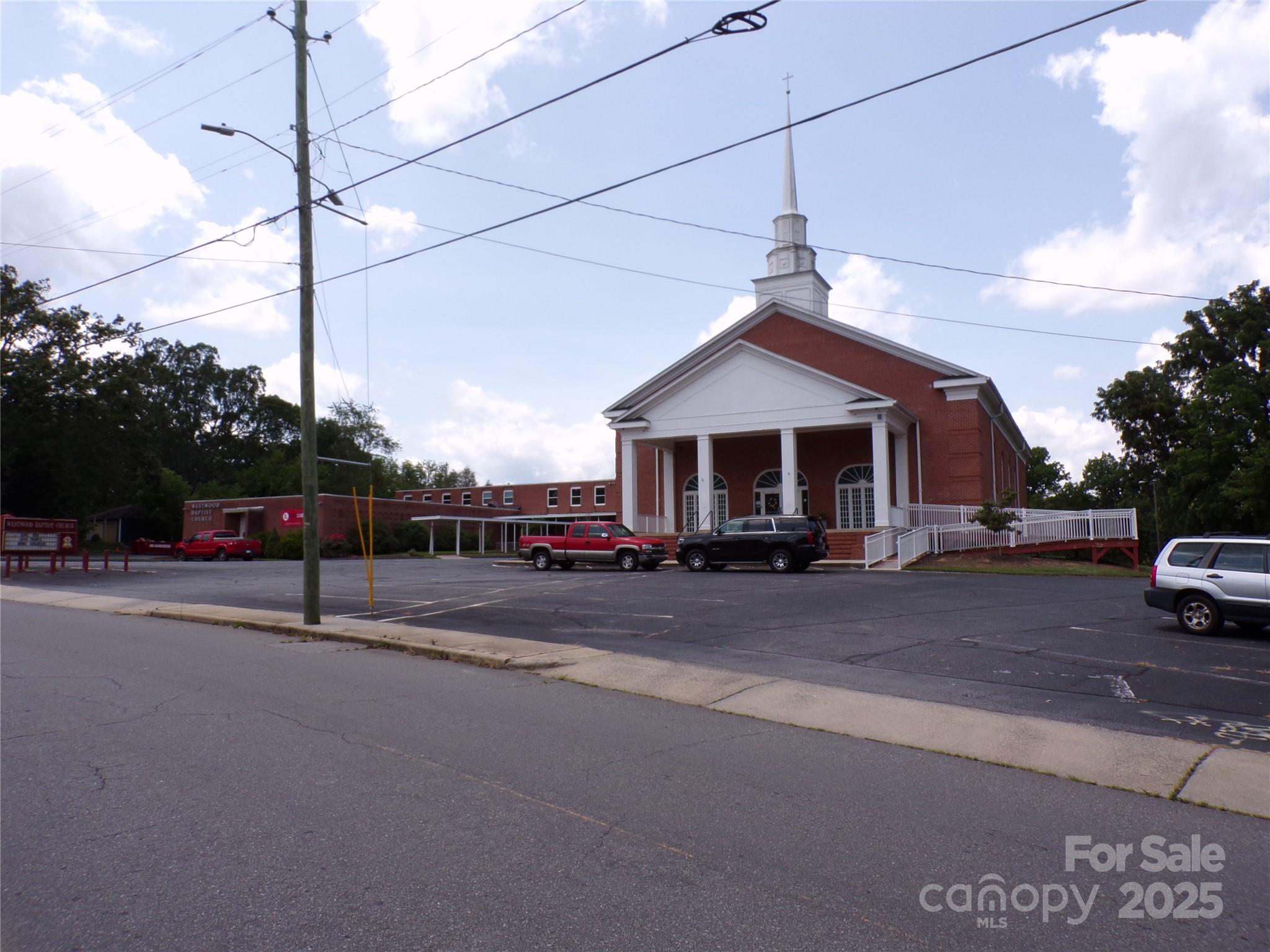 150 Westwood Place Property Photo 2