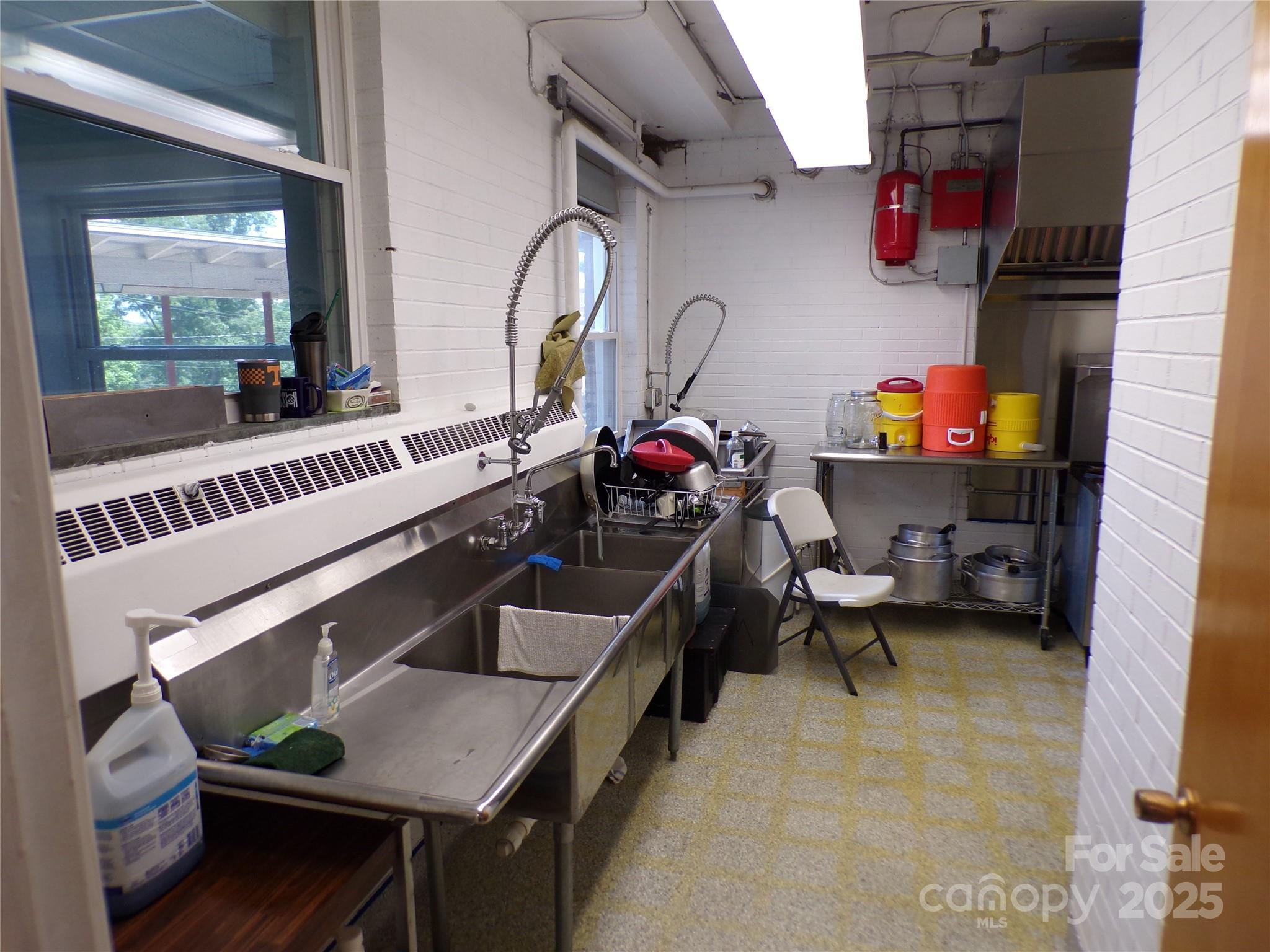150 Westwood Place Property Photo 10