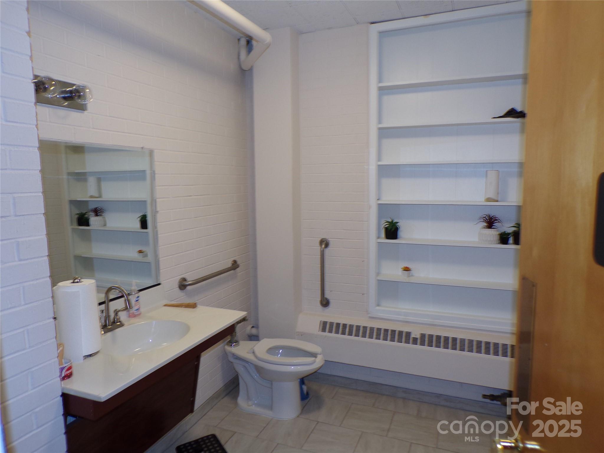150 Westwood Place Property Photo 26