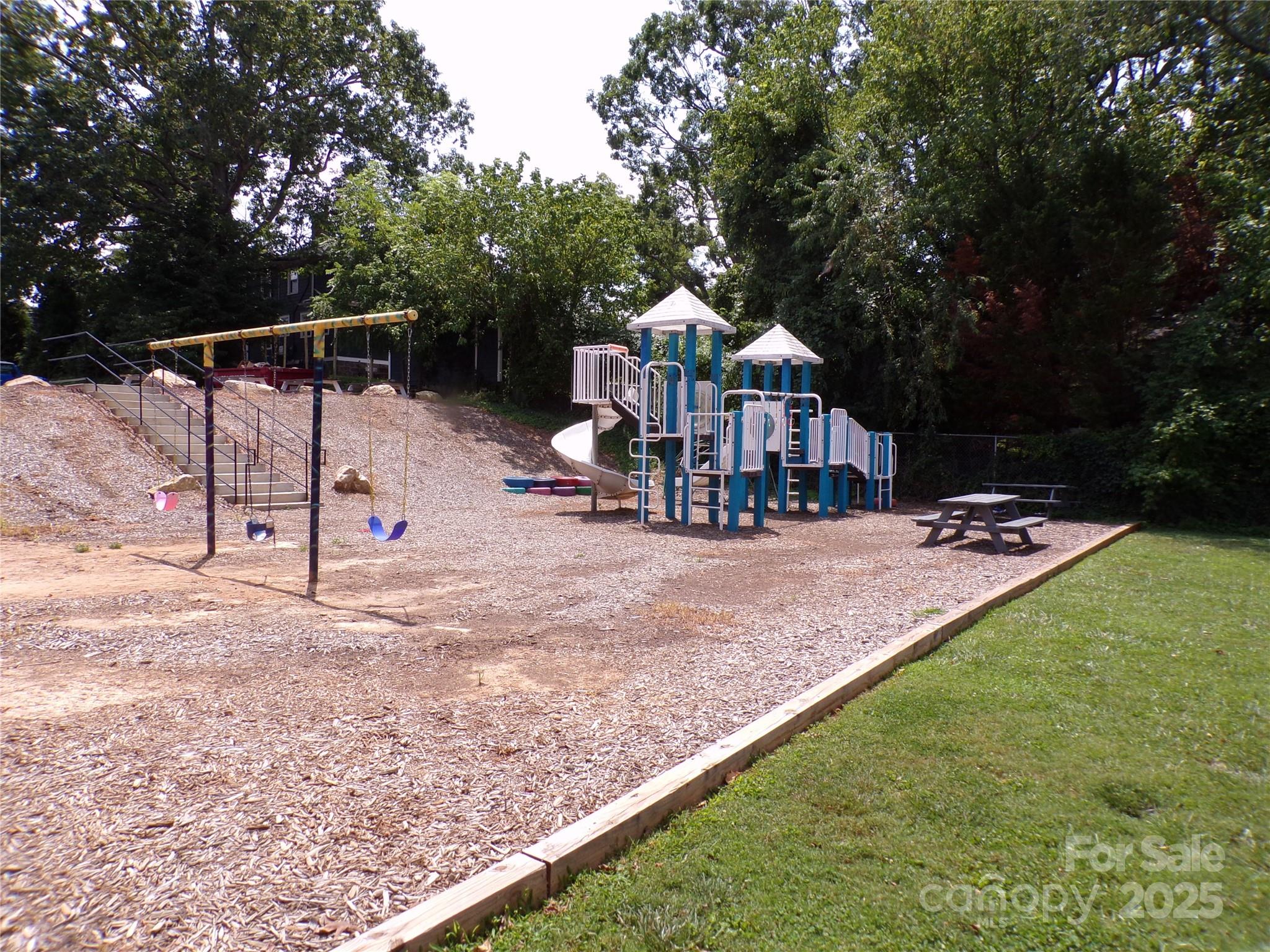 150 Westwood Place Property Photo 31
