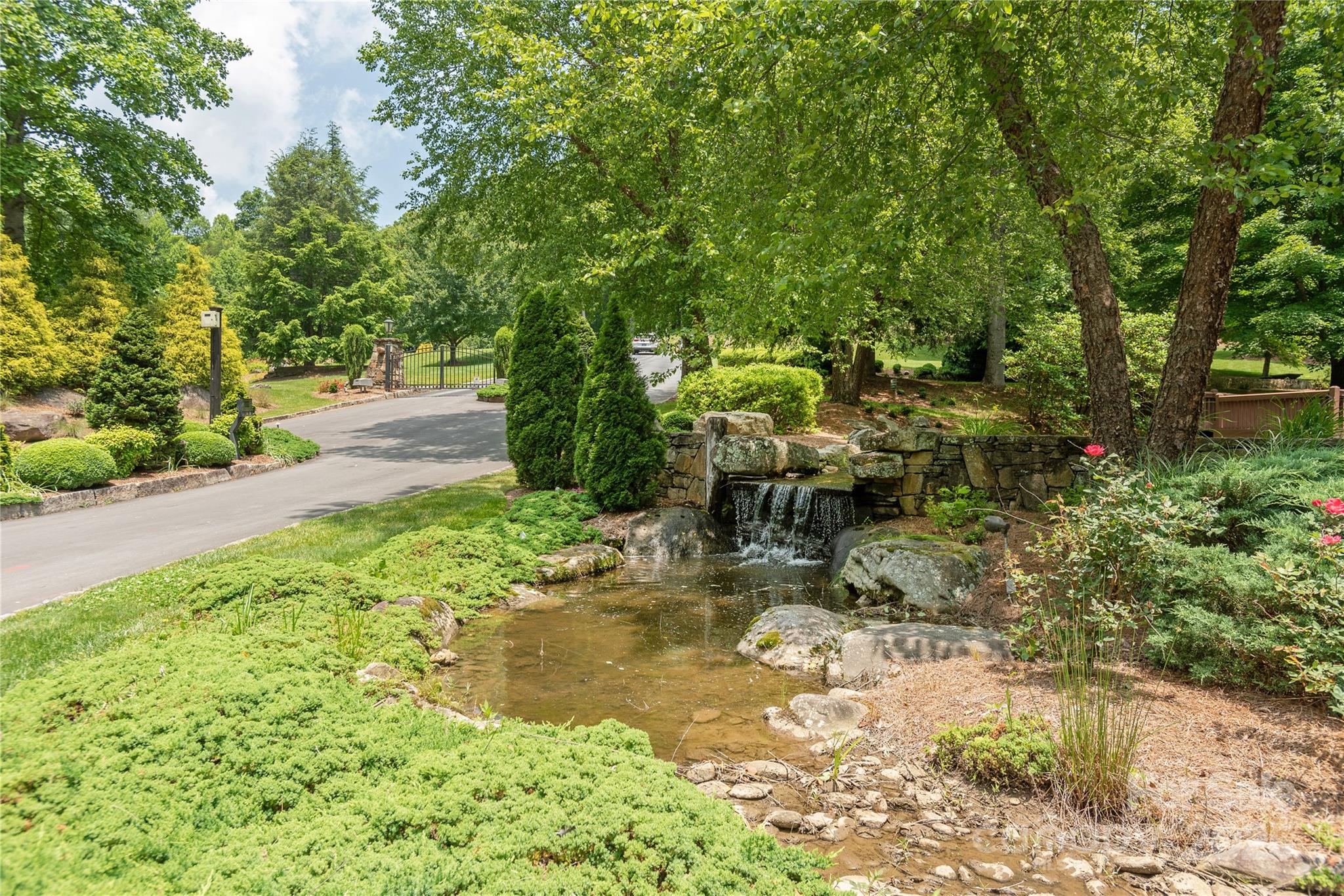 120 Ivywood Lane Property Photo 7
