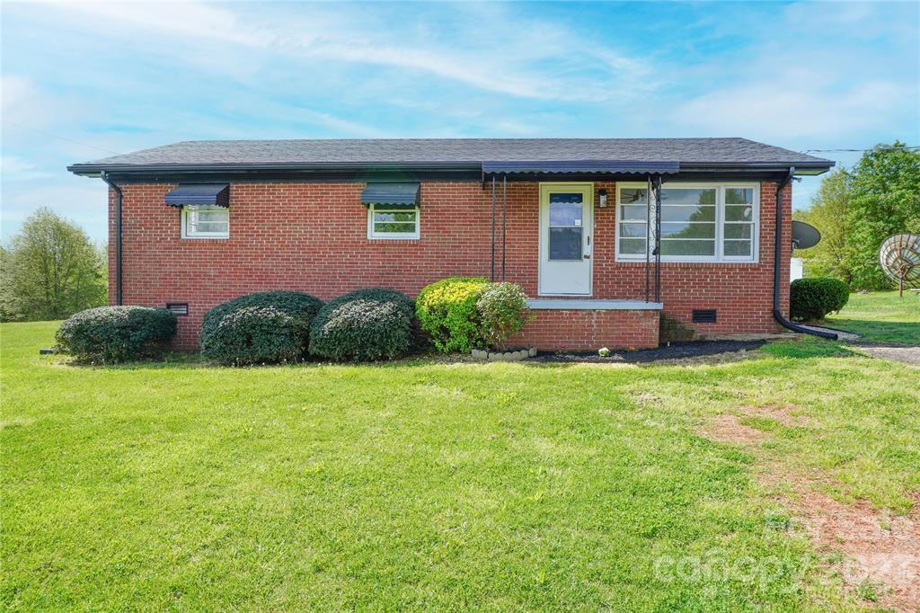 112 Foxhill Drive Property Photo
