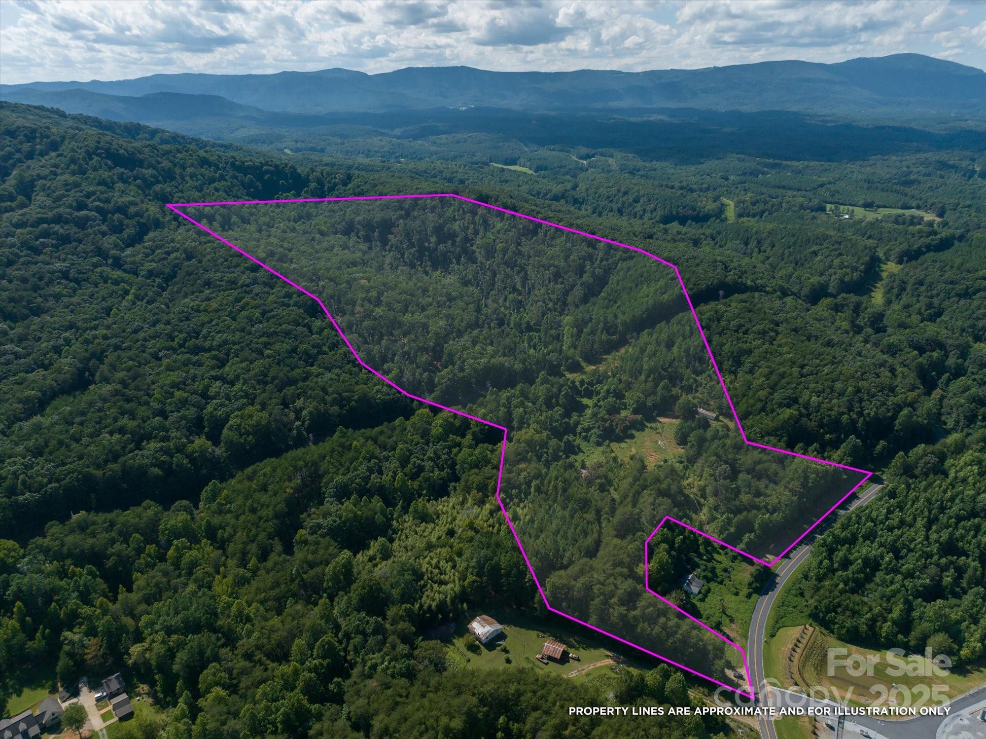 823 Silver Creek Road Property Photo 3