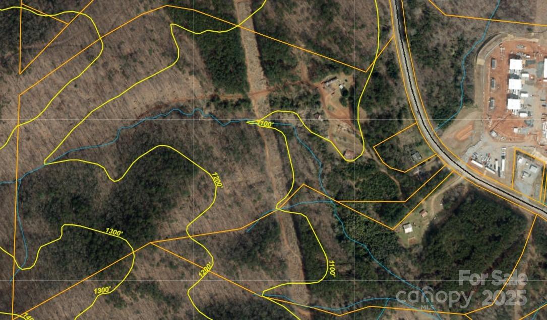 823 Silver Creek Road Property Photo 5