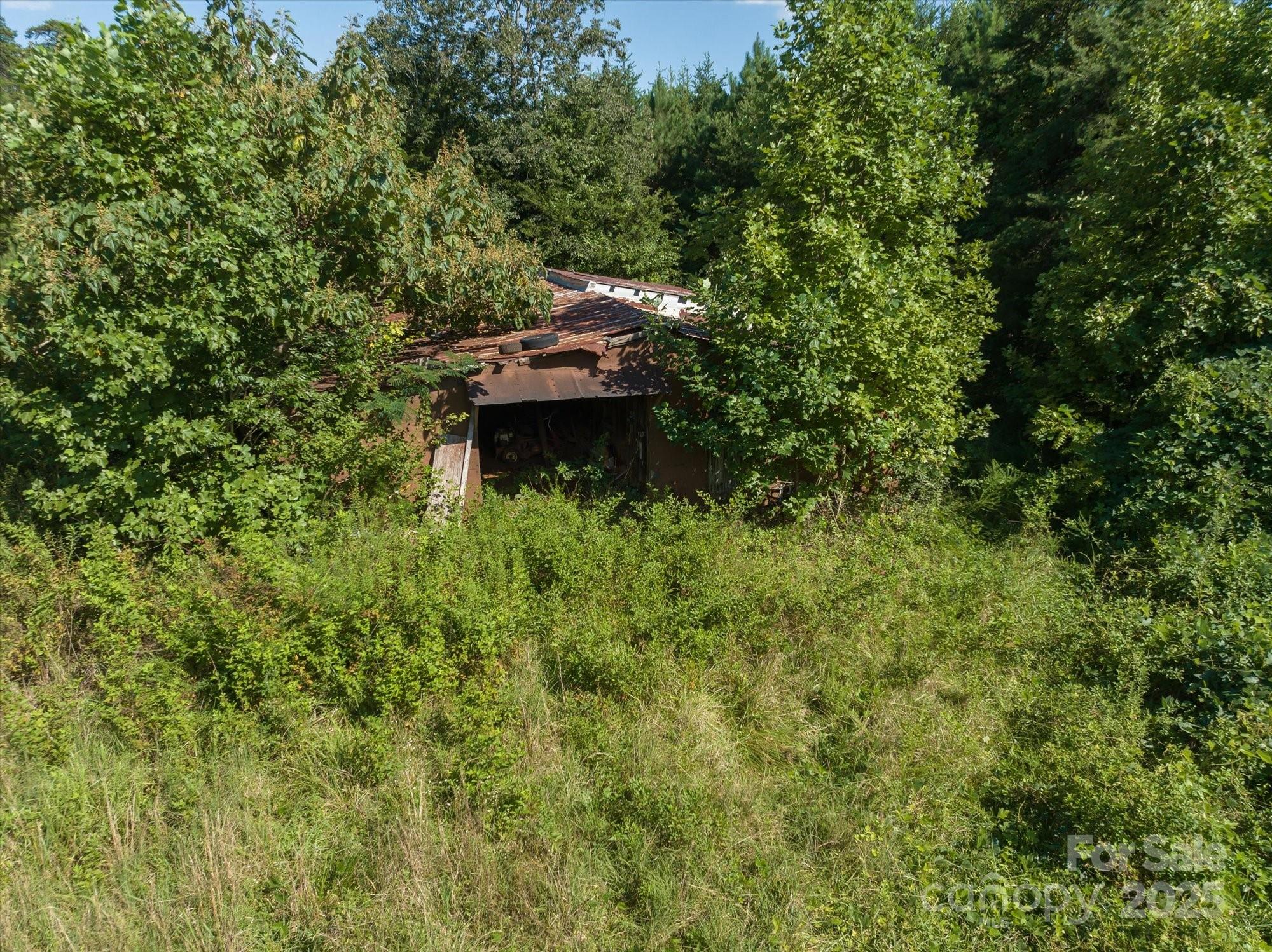 823 Silver Creek Road Property Photo 7