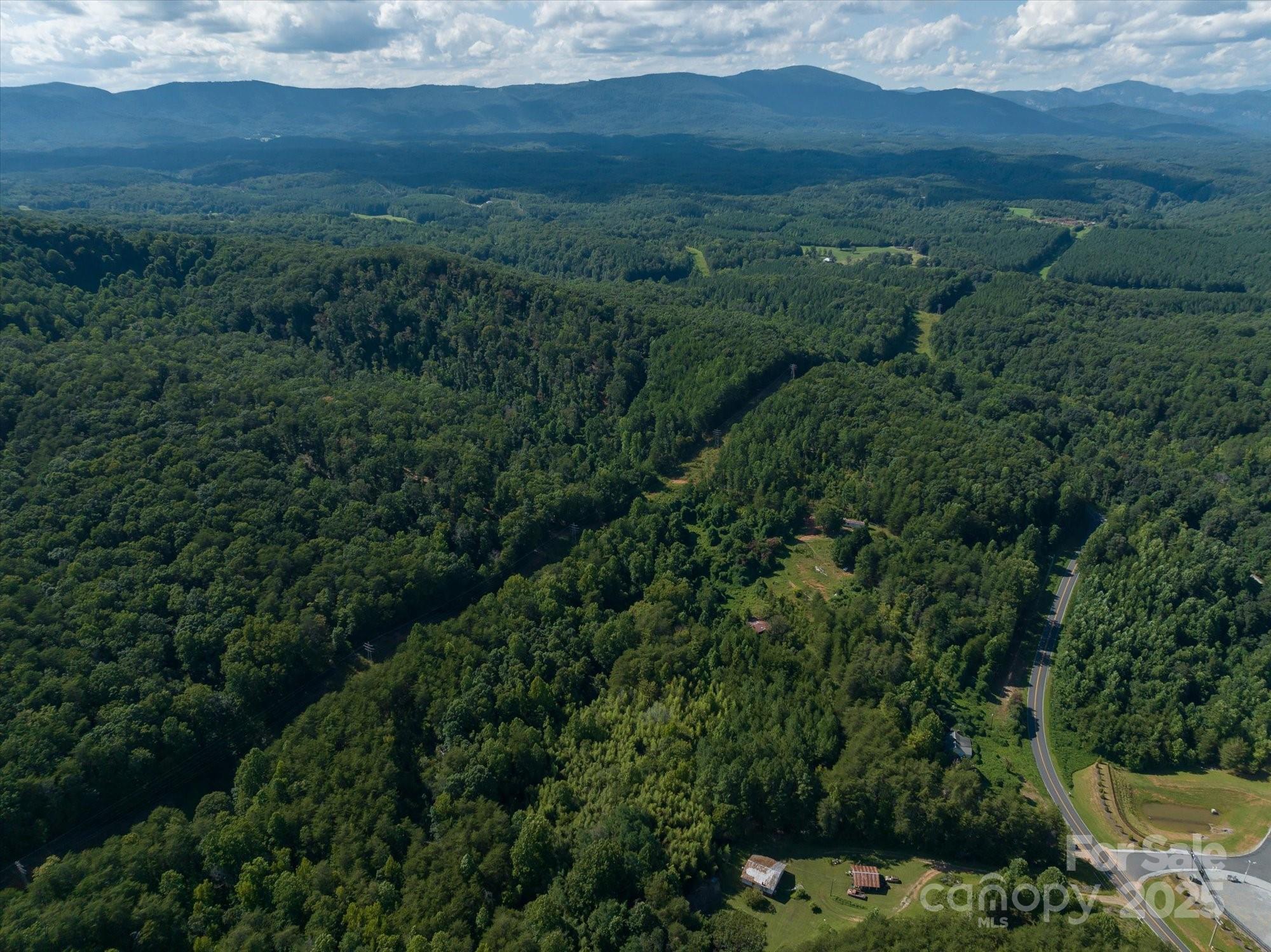 823 Silver Creek Road Property Photo 16