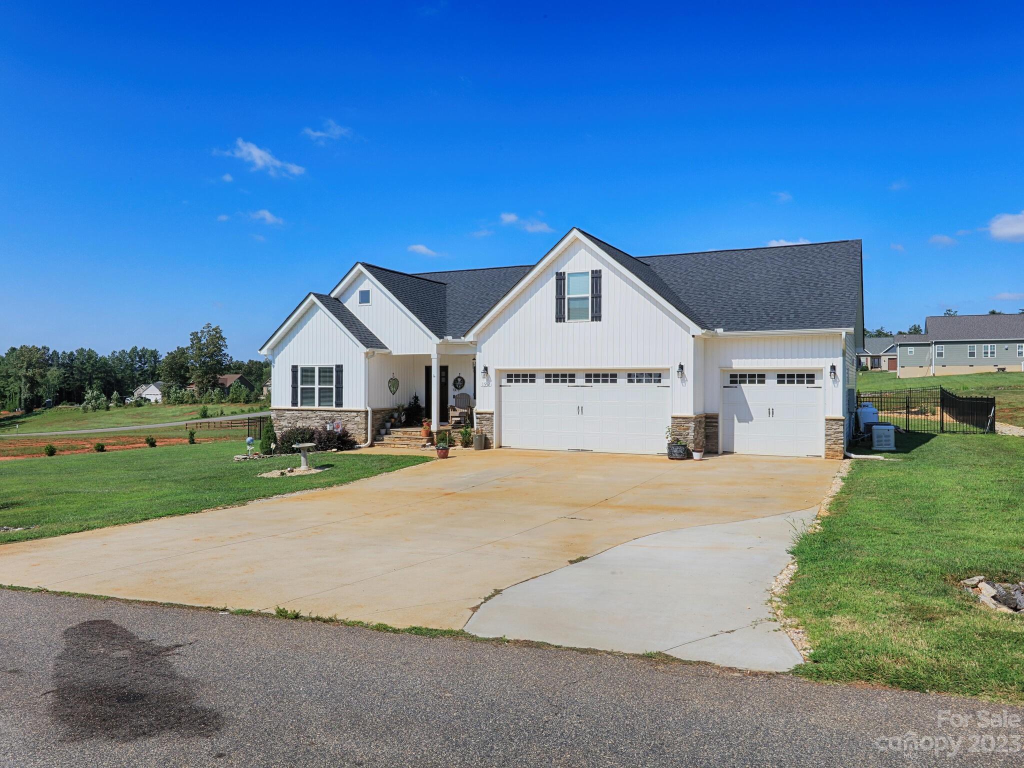 192 Staffordshire Drive Property Photo 2