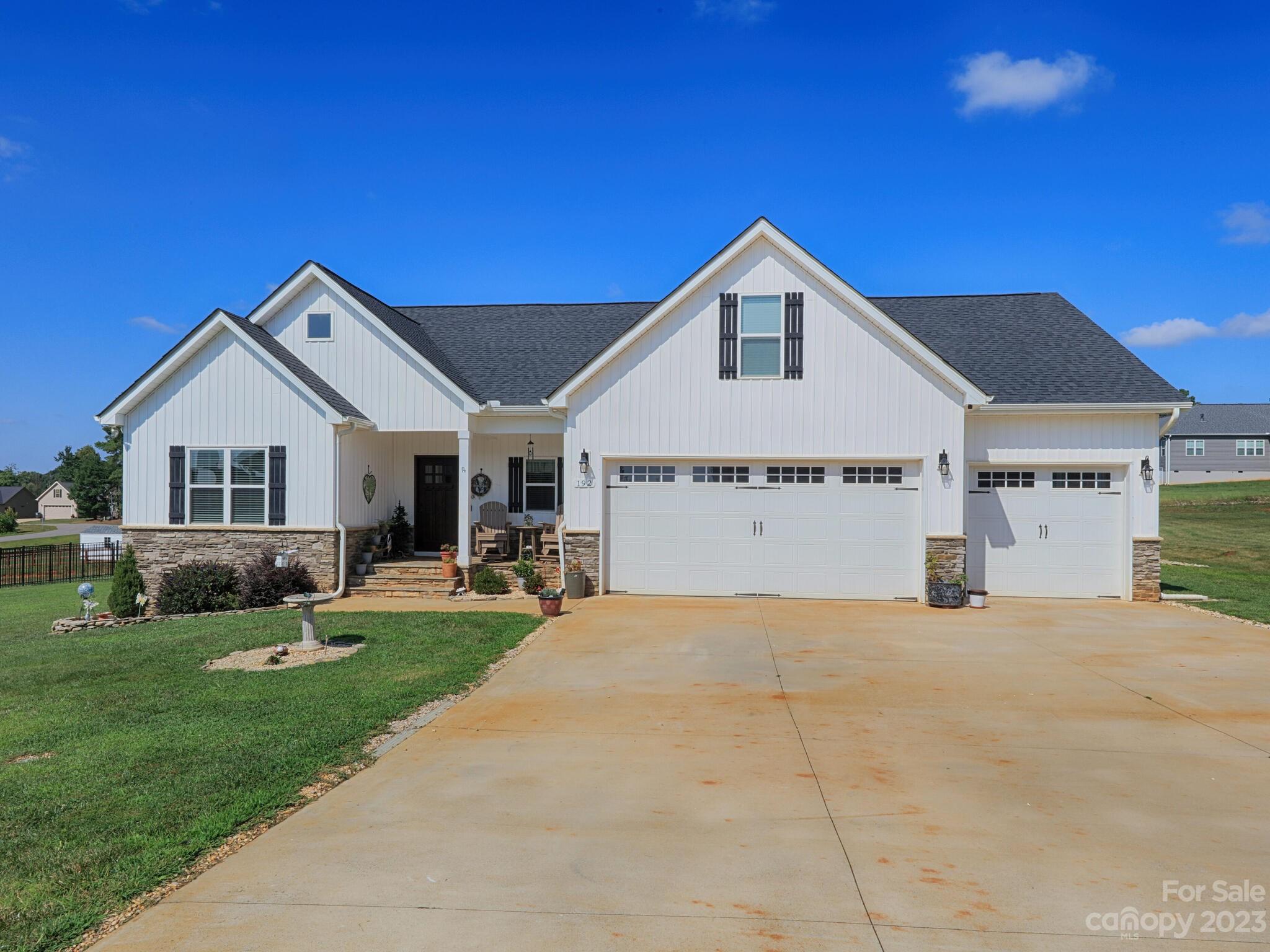 192 Staffordshire Drive Property Photo 3