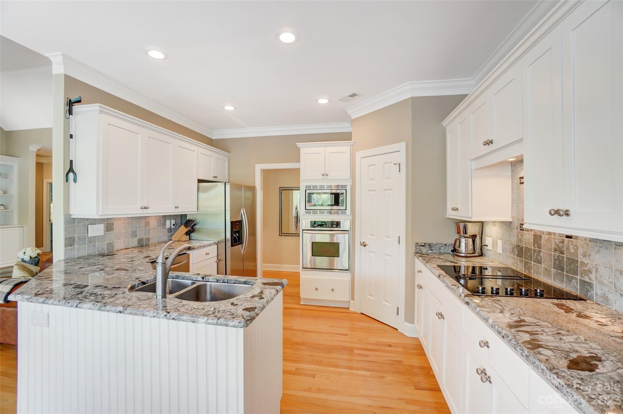 21038 Decora Drive Property Photo 8