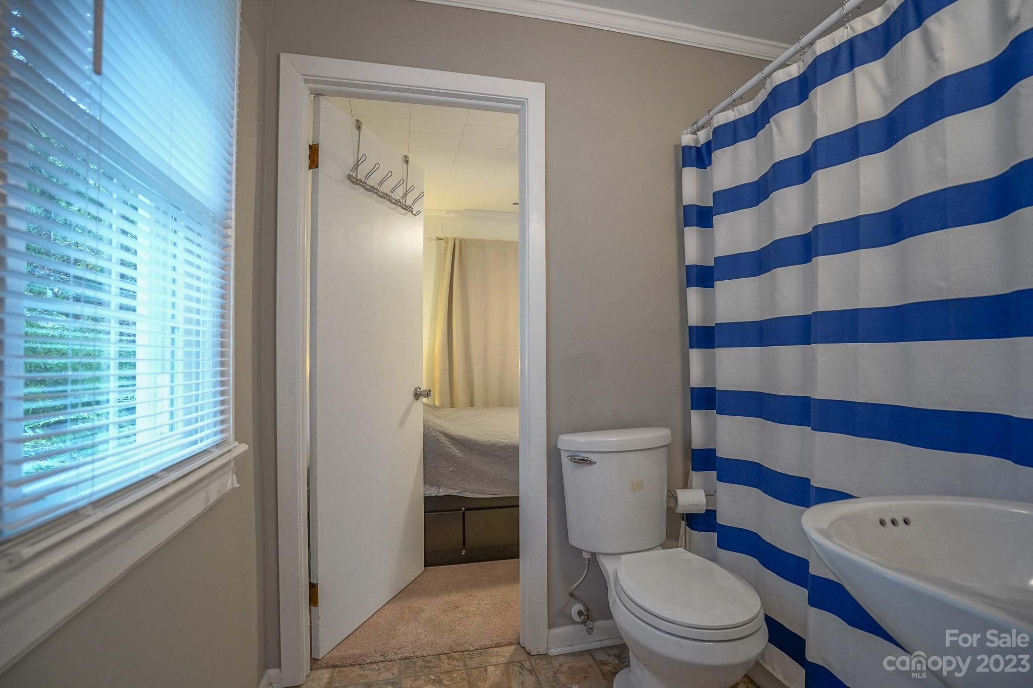 826 Berry Hill Drive Property Photo 18