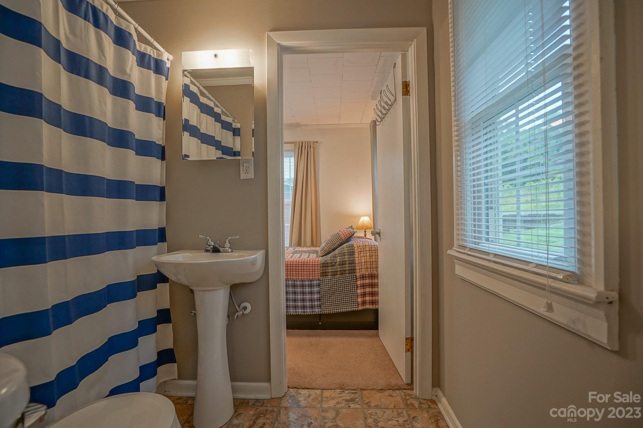 826 Berry Hill Drive Property Photo 19