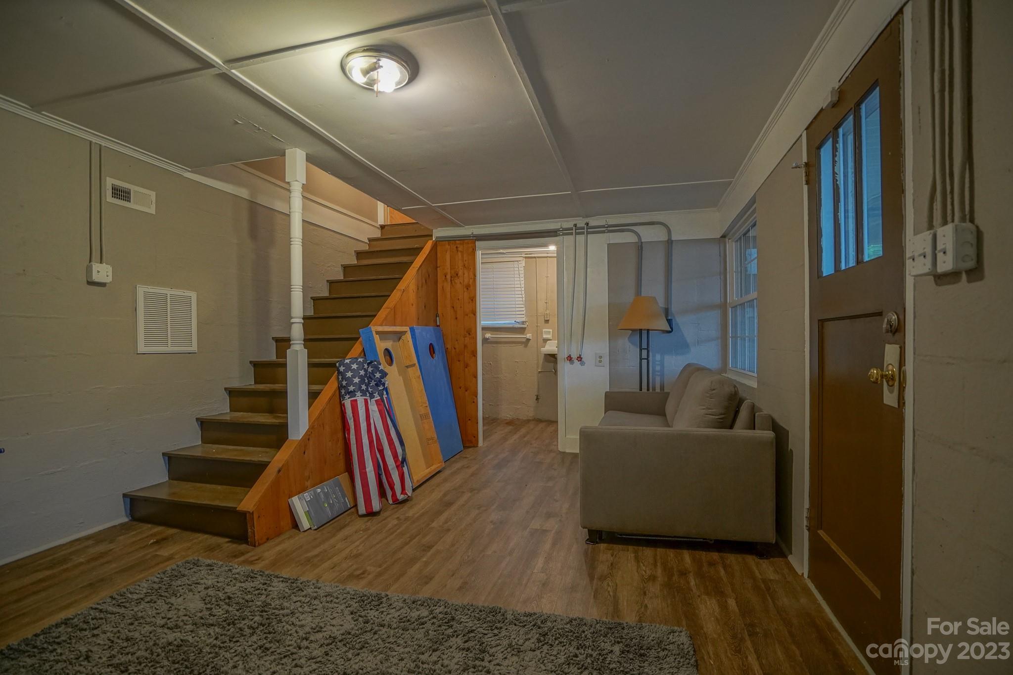 826 Berry Hill Drive Property Photo 22