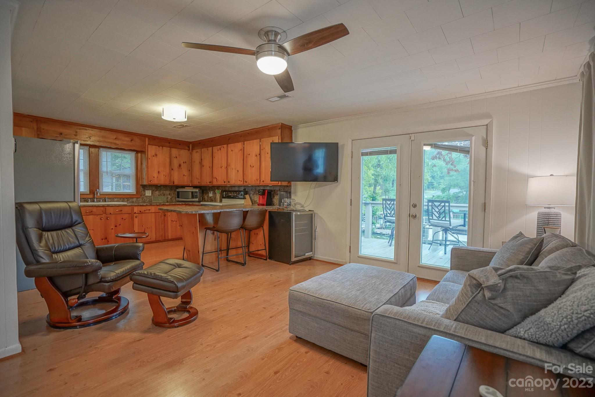 826 Berry Hill Drive Property Photo 26